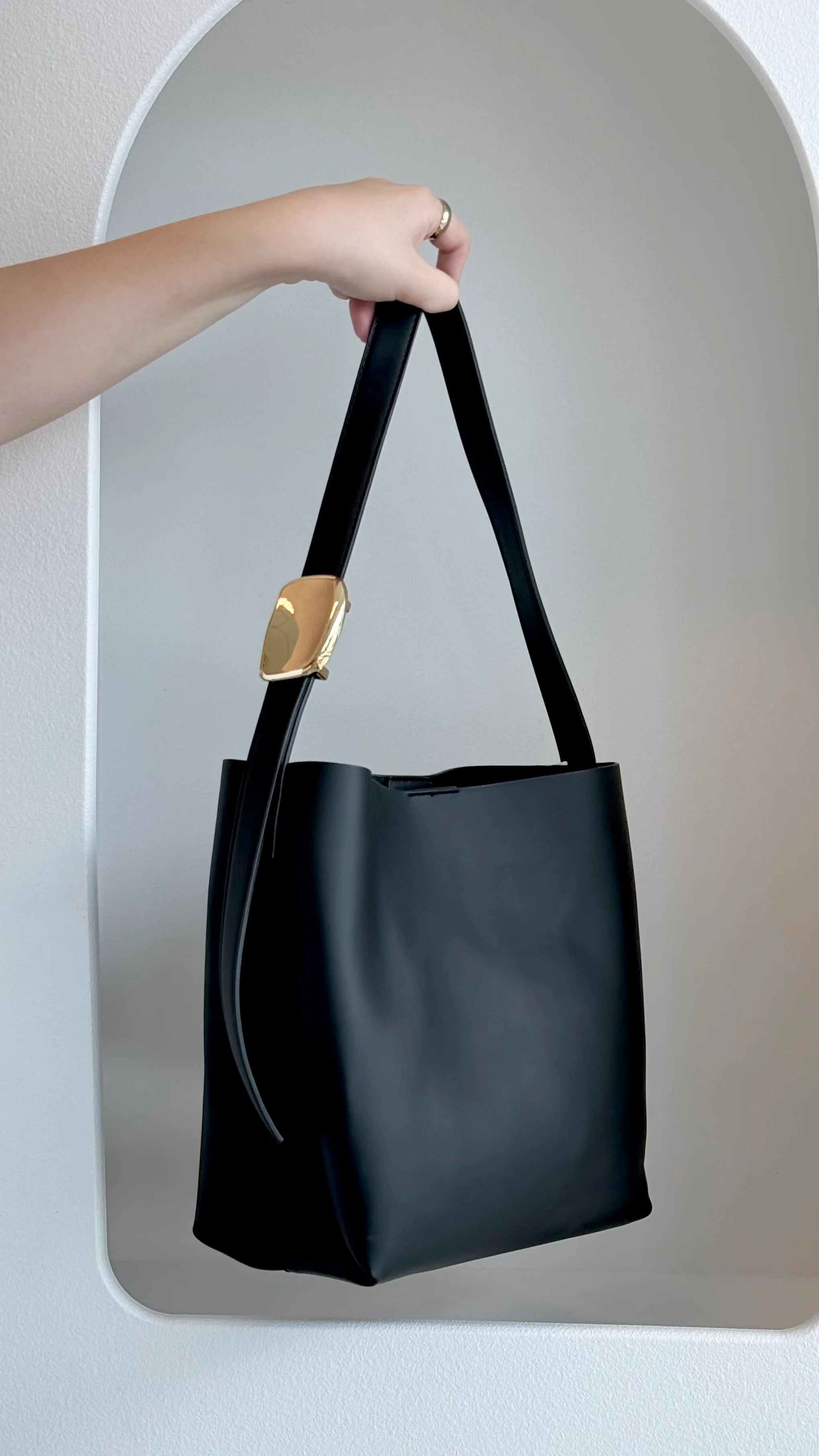 Francesca Shoulder Bag - Black