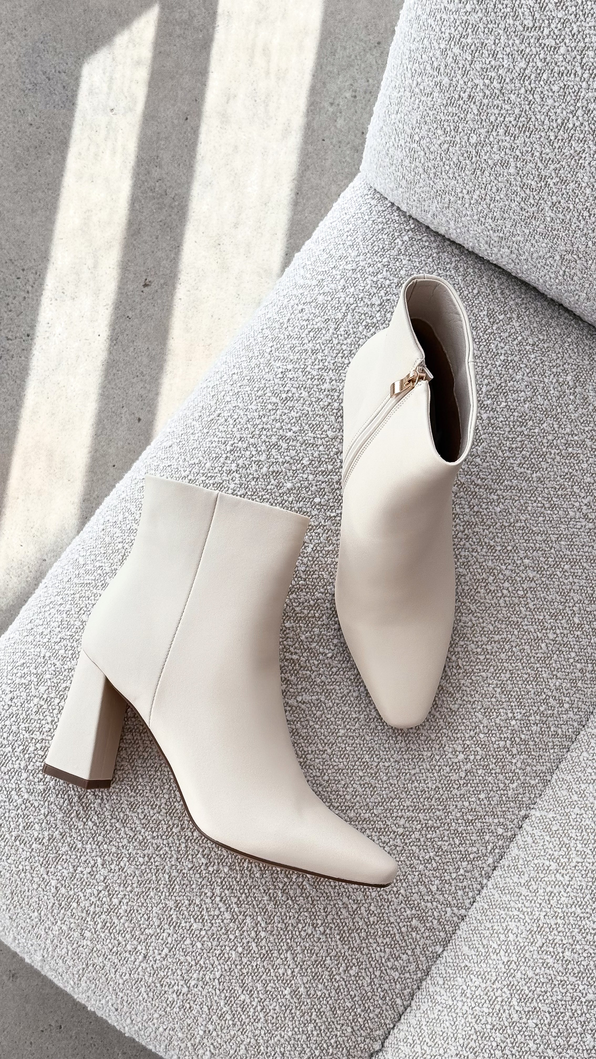 Indeera Boots - Bone