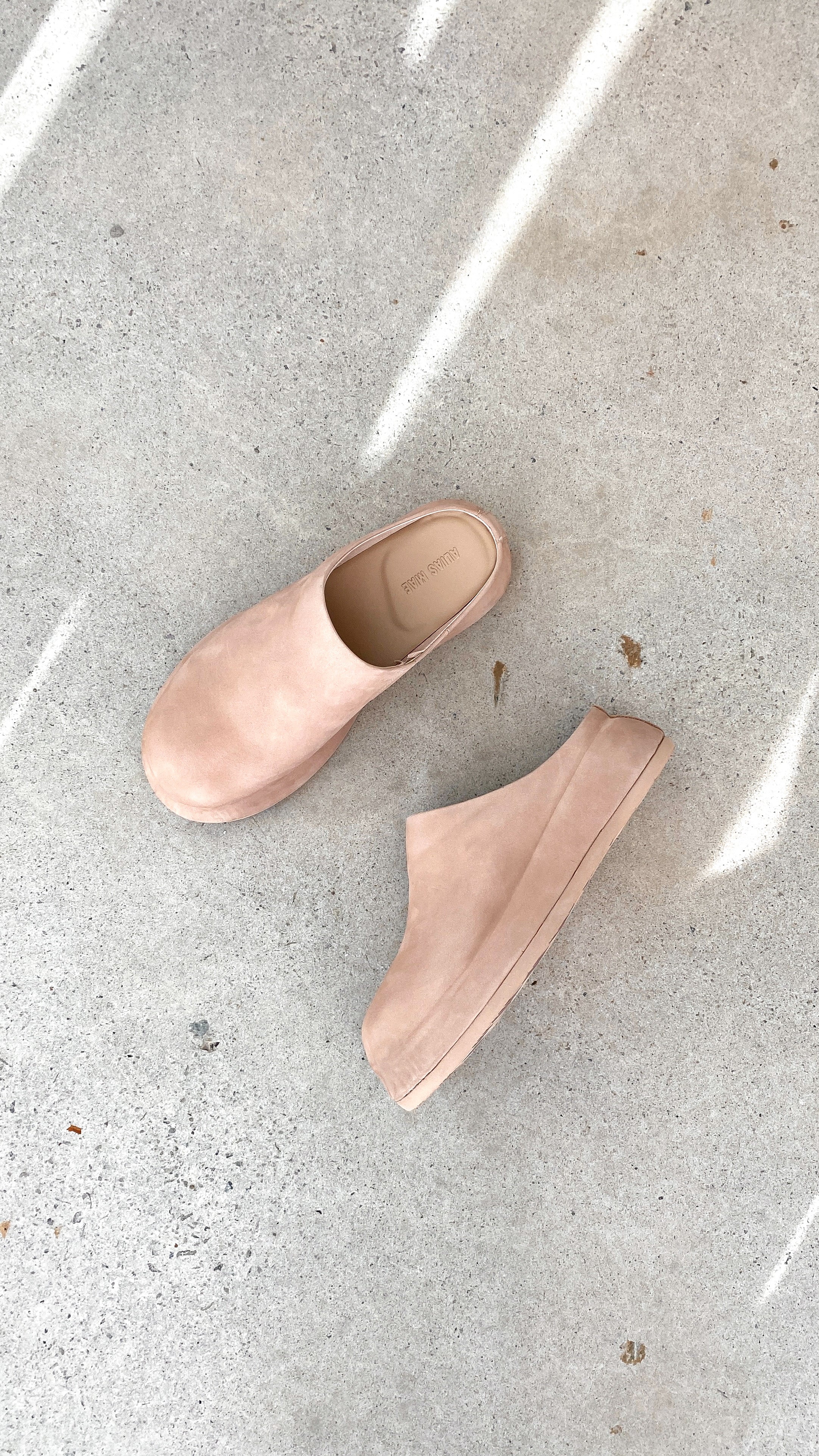 Alias Mae Phoebe Slide - Cream Nubuck