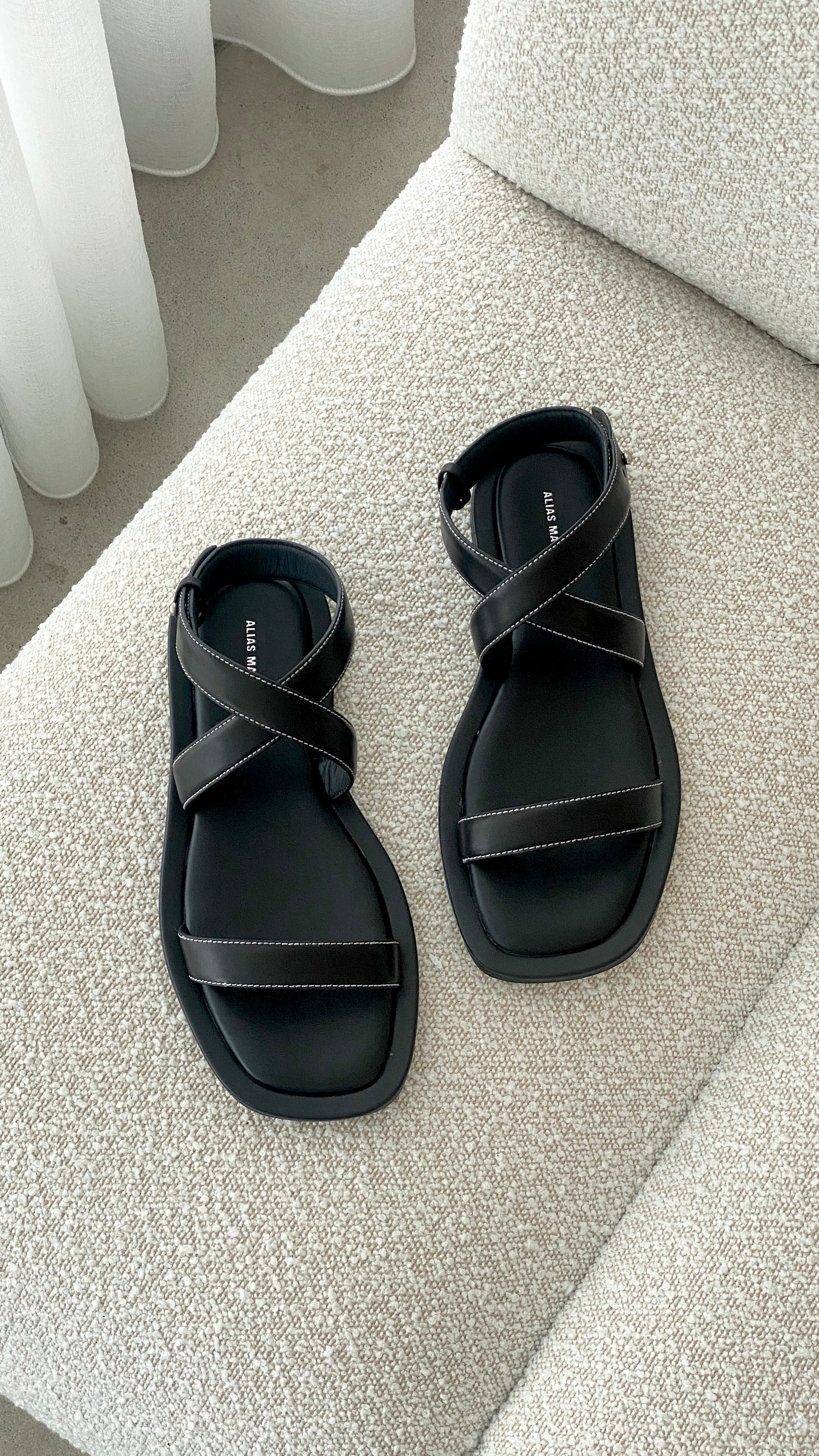 Kenia Sandals - Black Leather