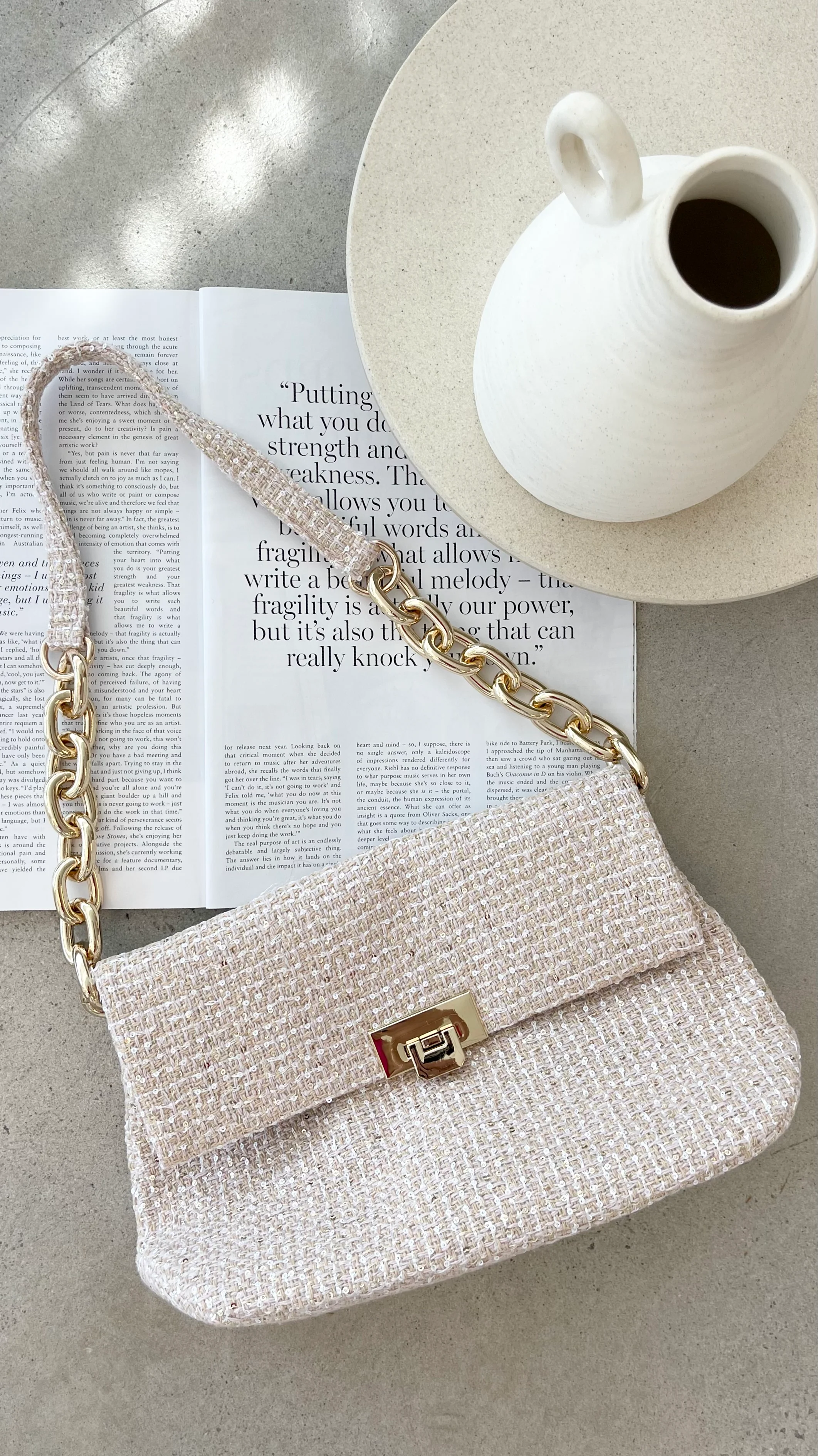 Fion Boucle Chain Strap Handbag - Camel