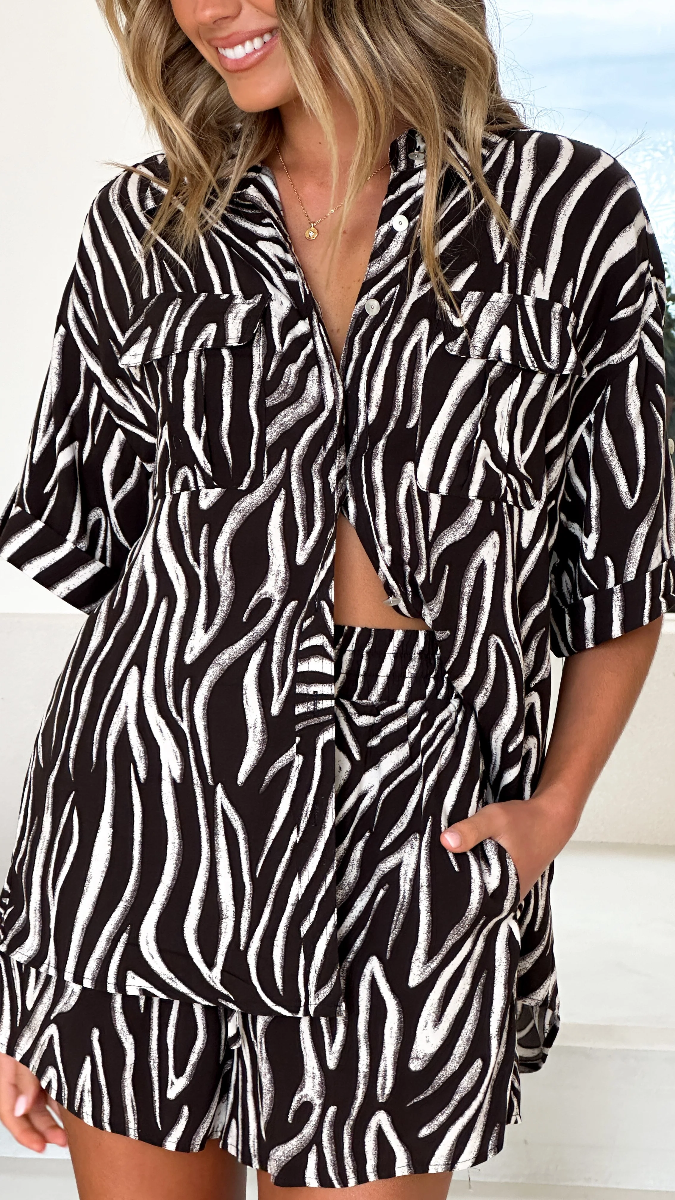 Cali Shorts- Black/White