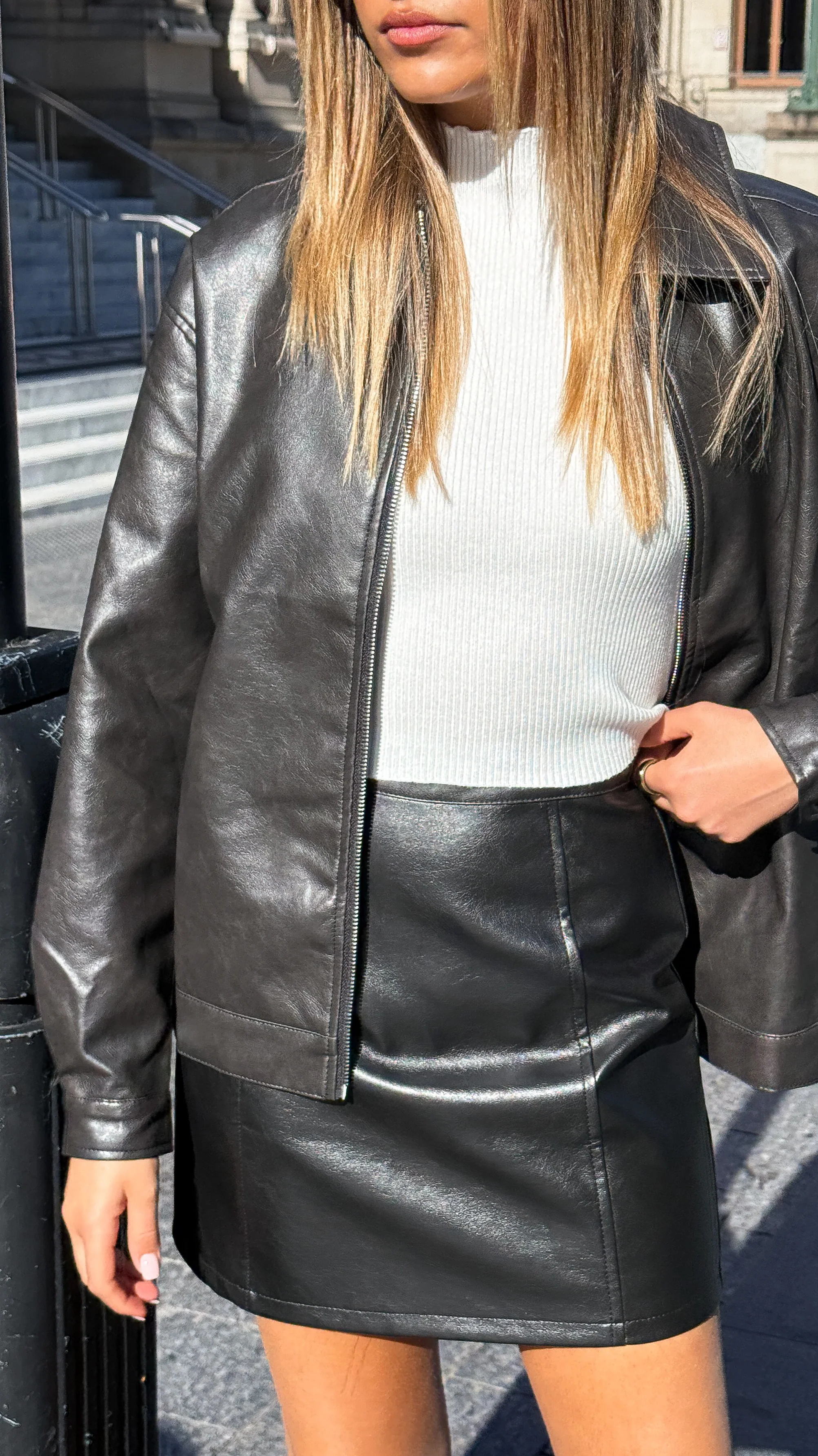 Jakoda Mini Skirt - Black