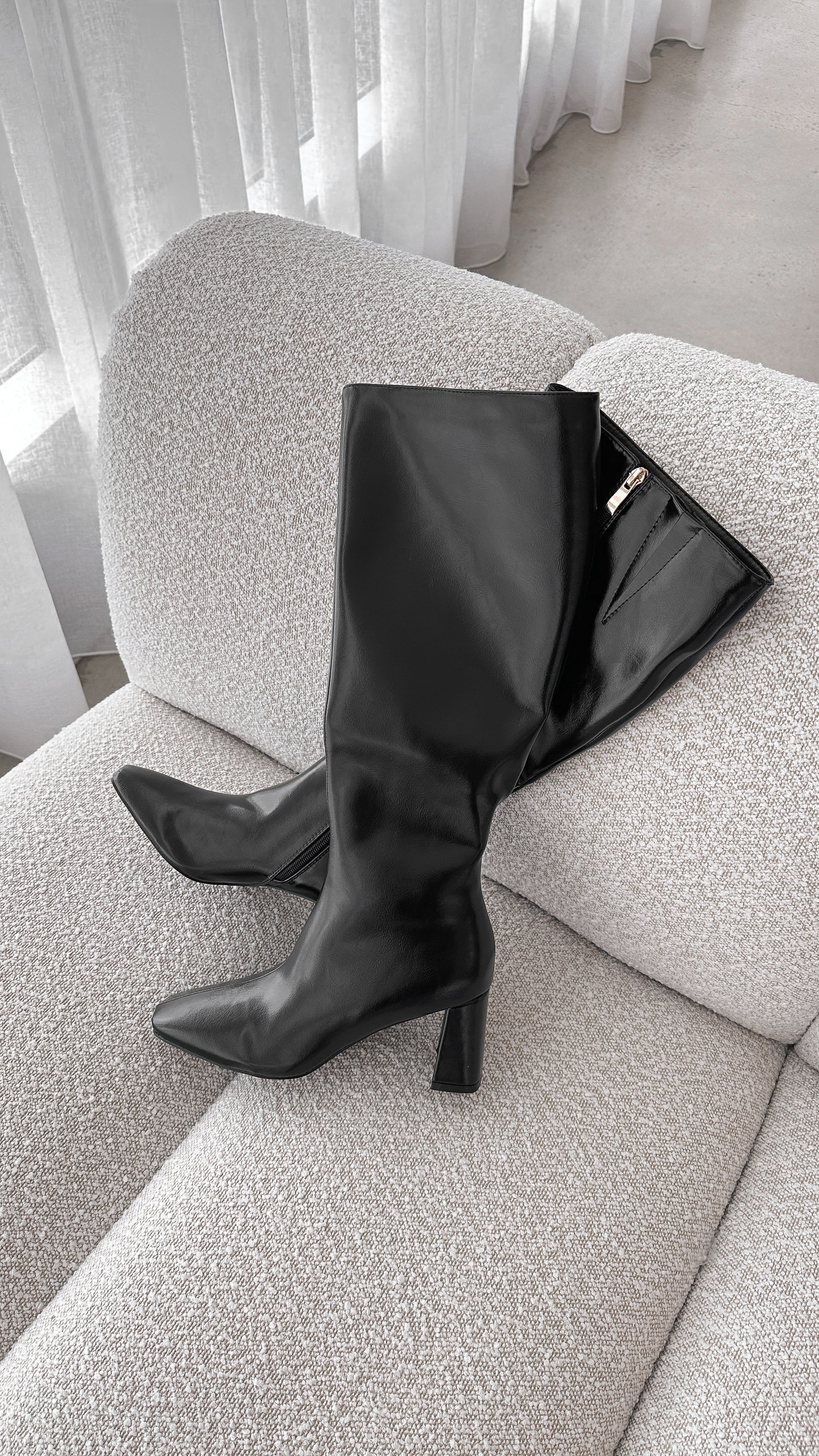 Friska Boot - Black Shimmer