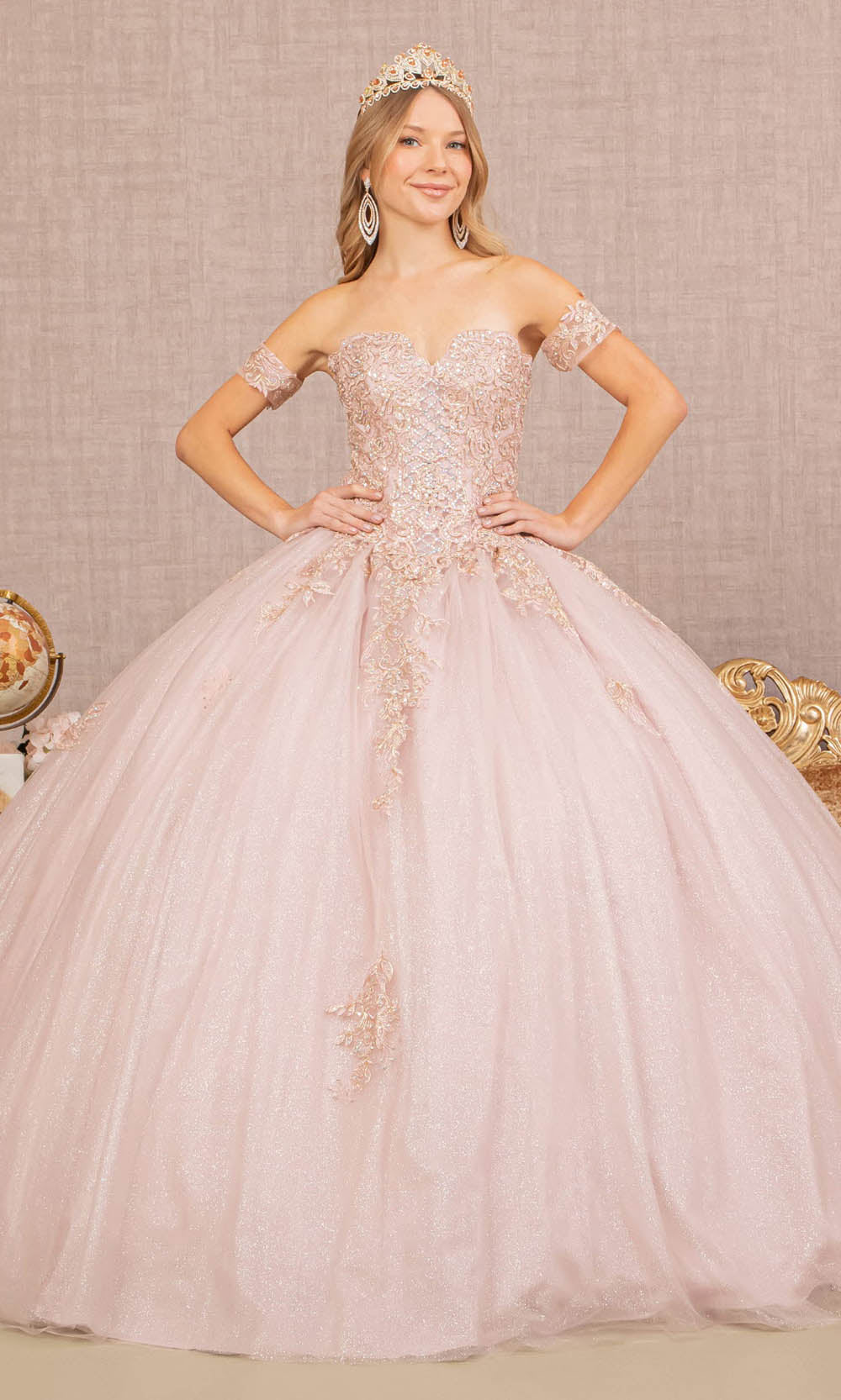 Fashionnob - Elizabeth K GL2604