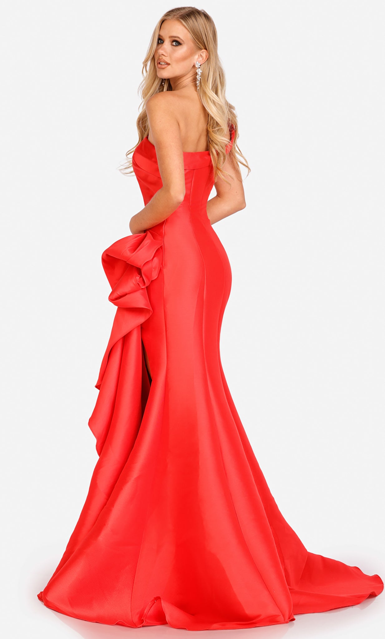 Fashionnob - Terani Couture 231P0049