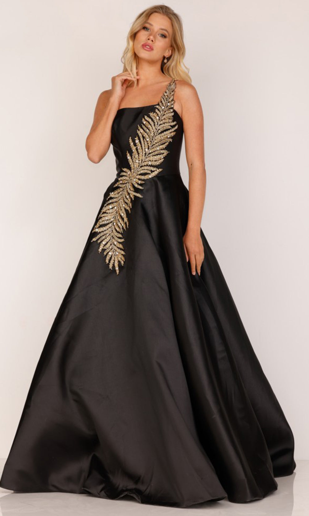 Fashionnob - Terani Couture 1912E9202