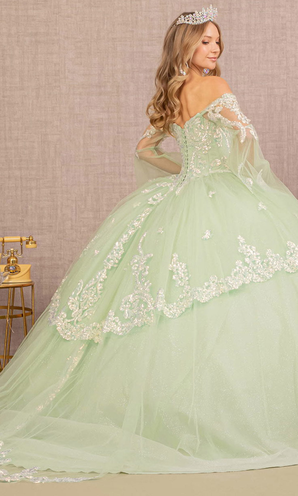 Fashionnob - Elizabeth K GL3109