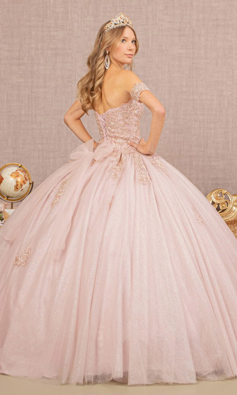 Fashionnob - Elizabeth K GL2604