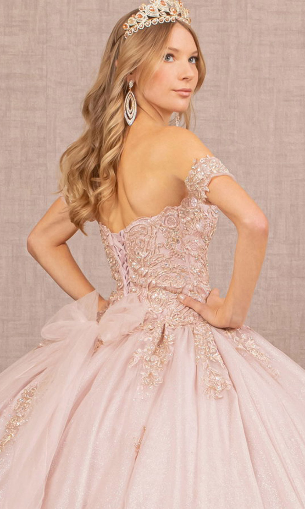 Fashionnob - Elizabeth K GL2604