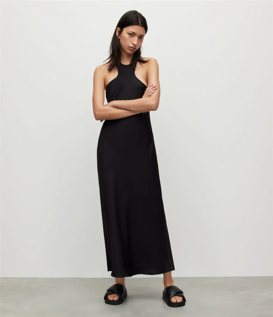 Betina Dress  Round neck  Button closure