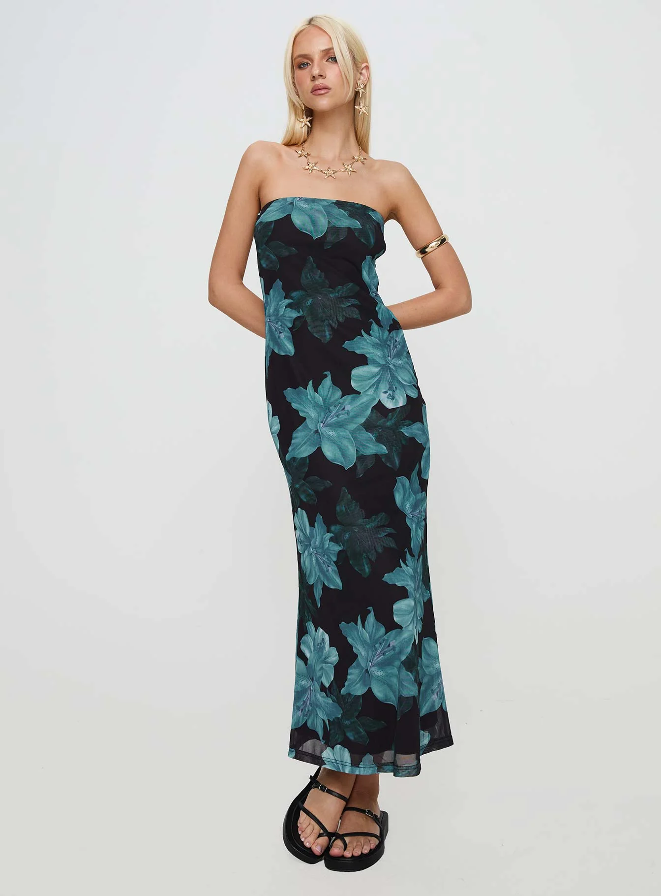 Celik Maxi Dress Black / Blue Floral