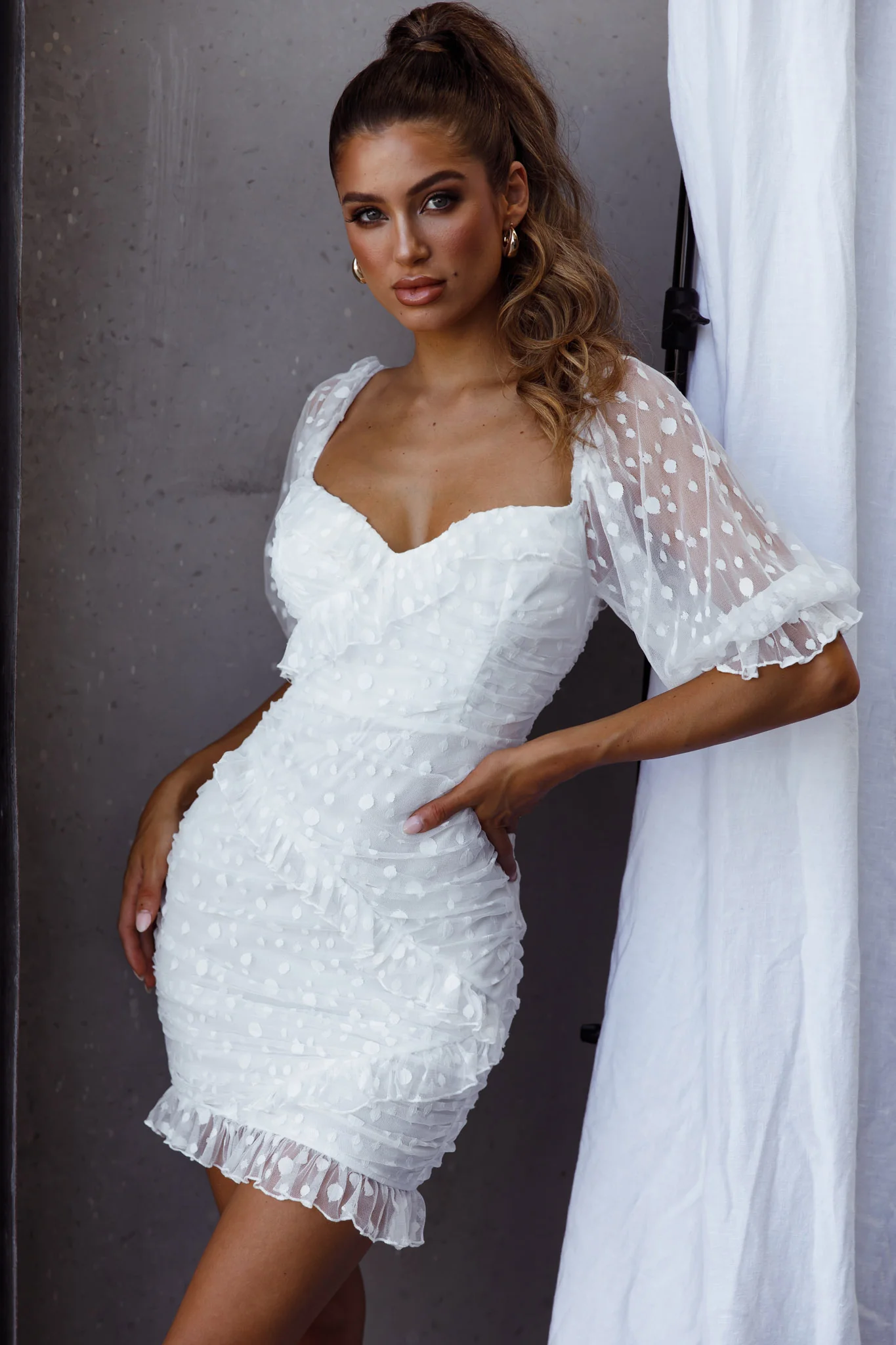 La Vida Sweetheart Neckline Puff Sleeve Dress White