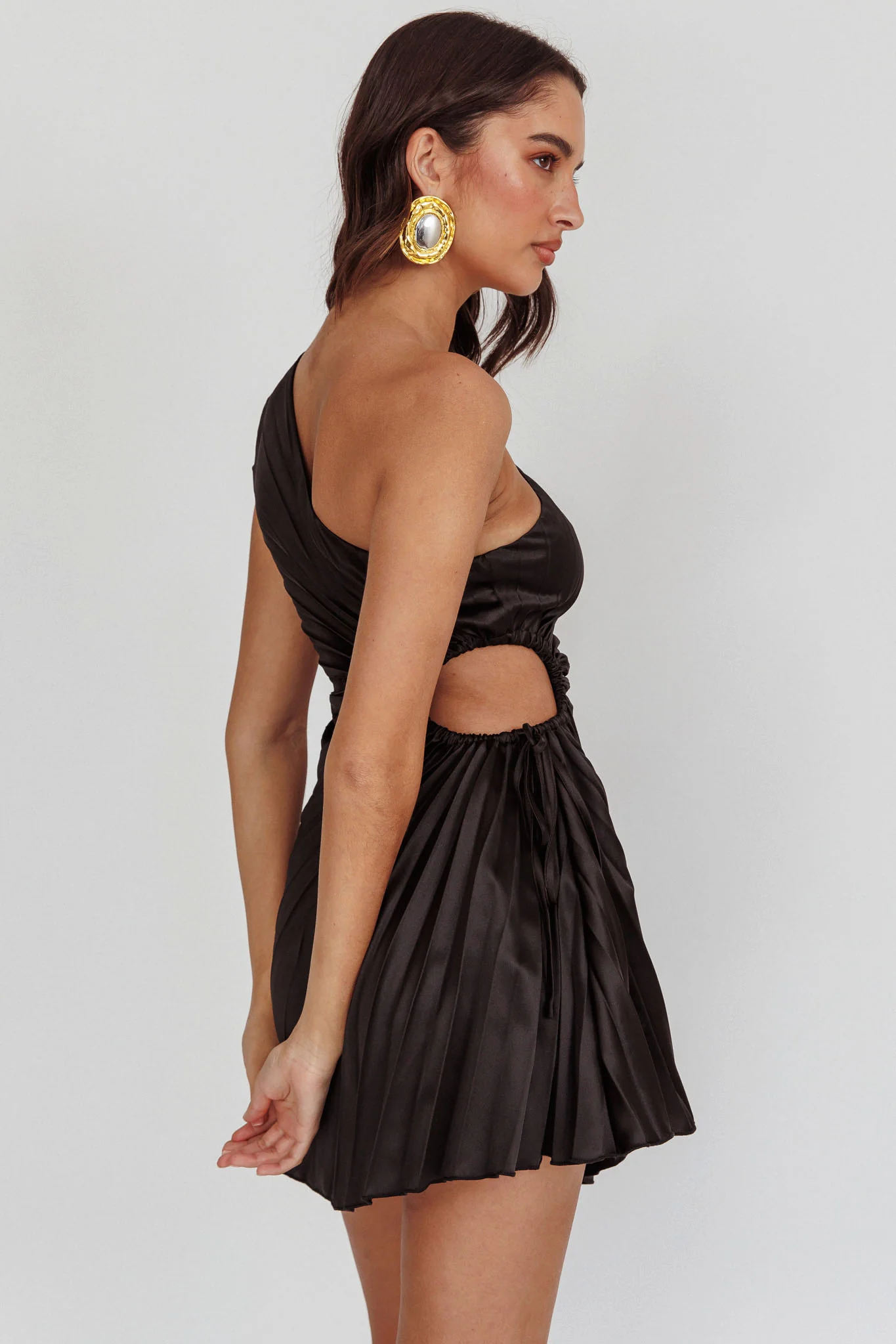 Glow Ray One-Shoulder Pleat Dress Black