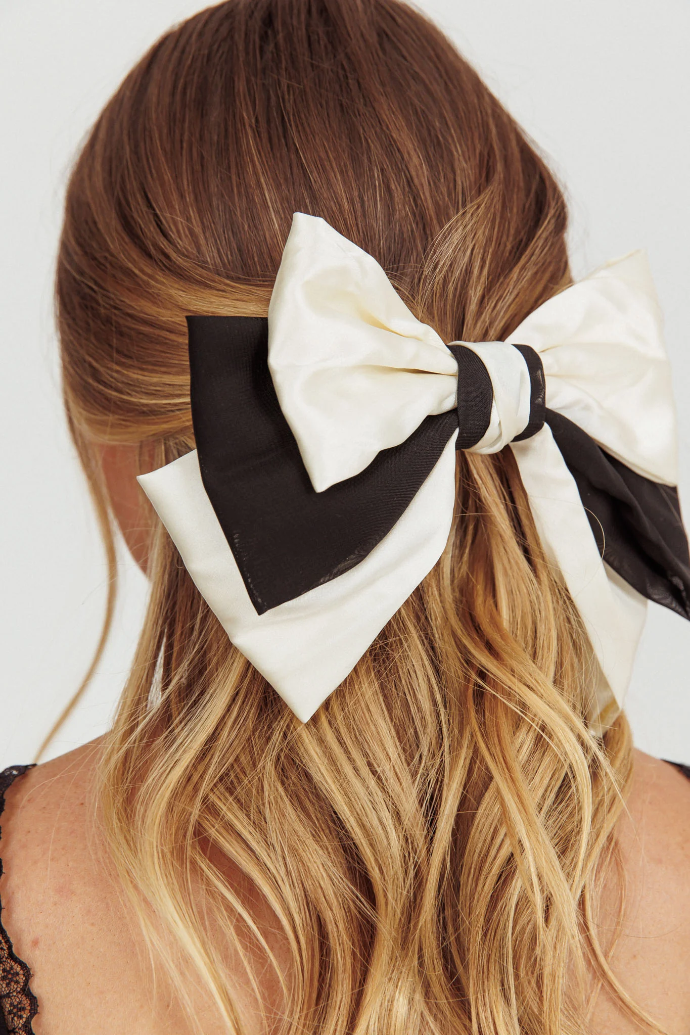 Chi Chi Bow Hairclip Black