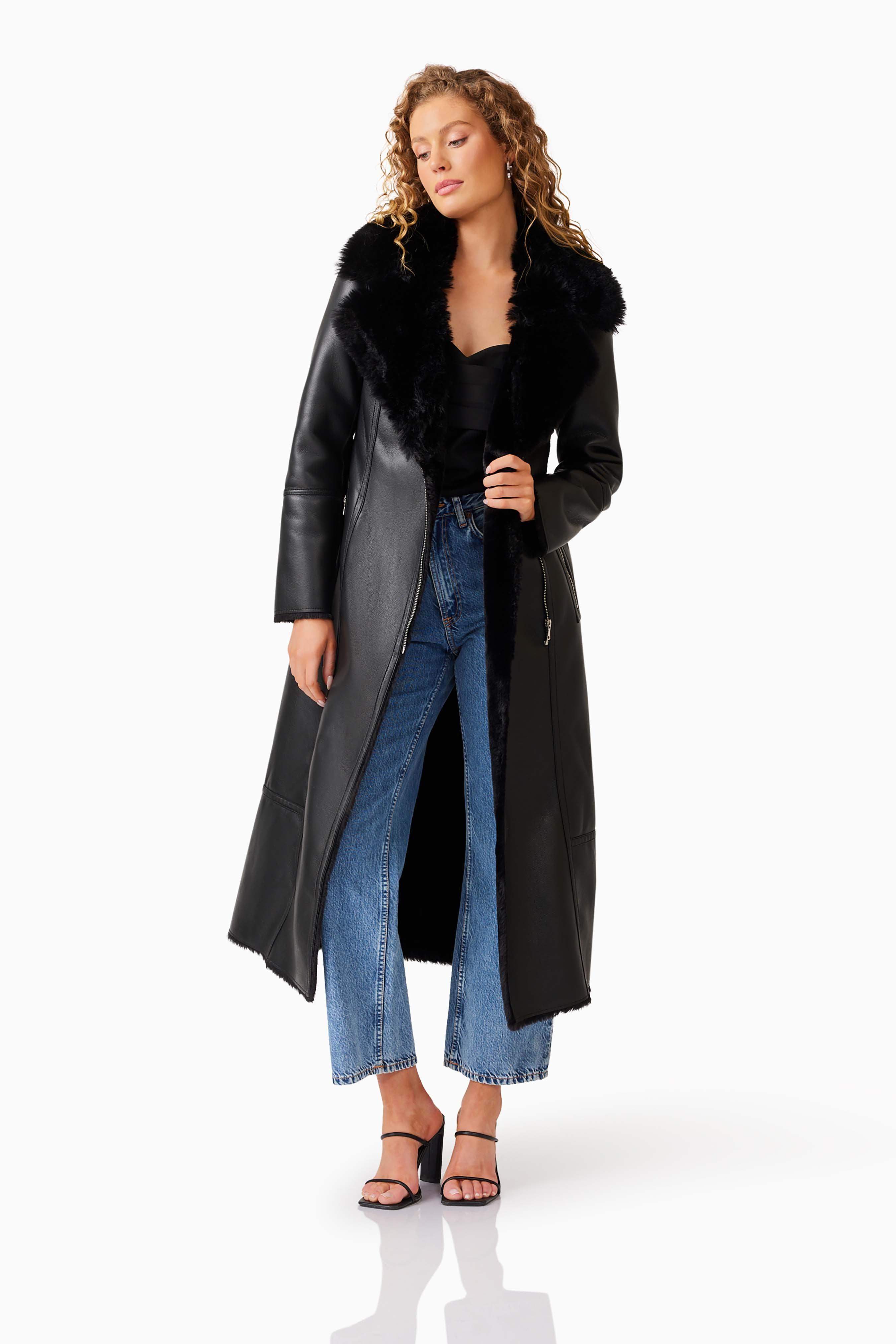 Quebec Coat in Black