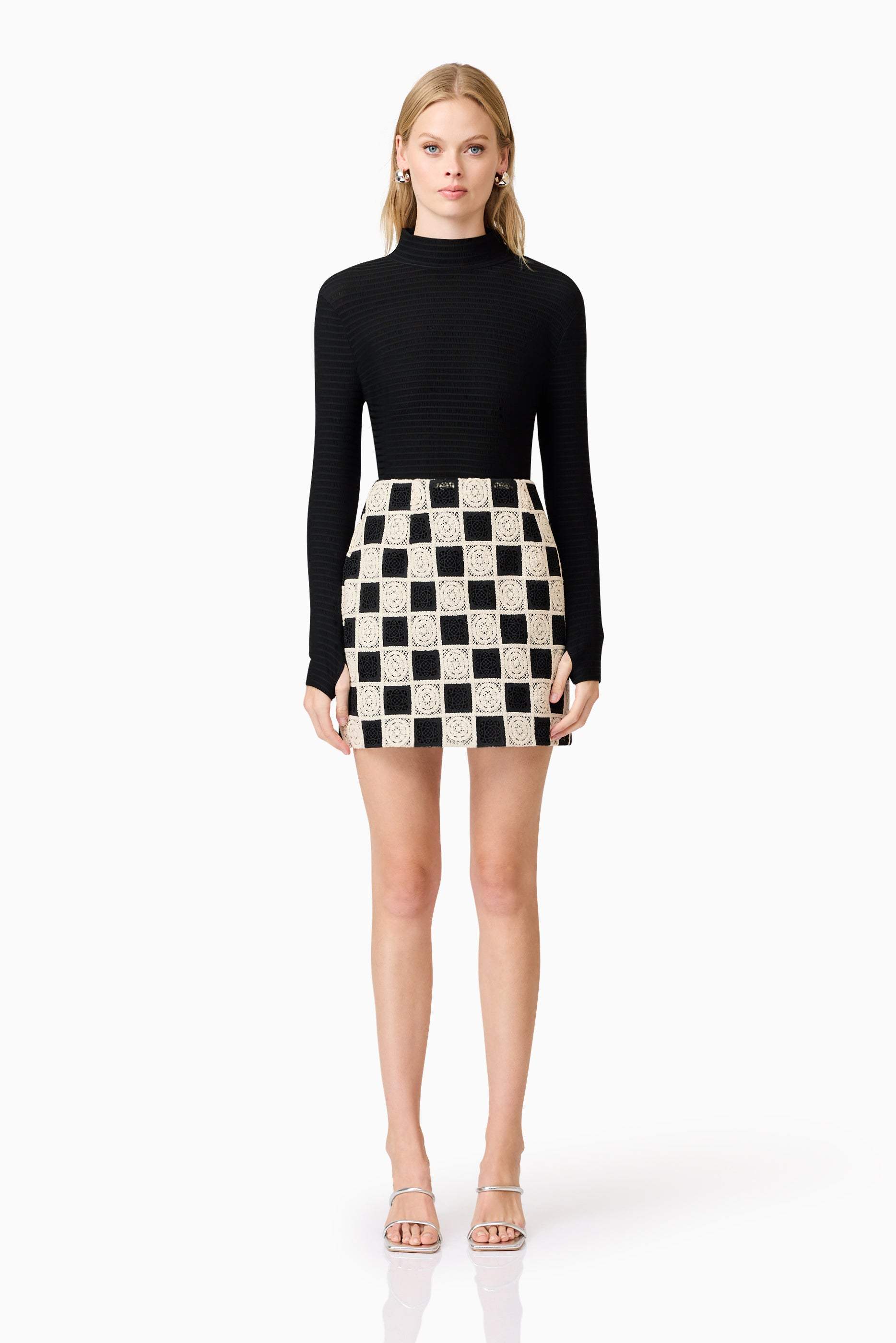 CURAAE Amyra Textured Stretch Top In Black