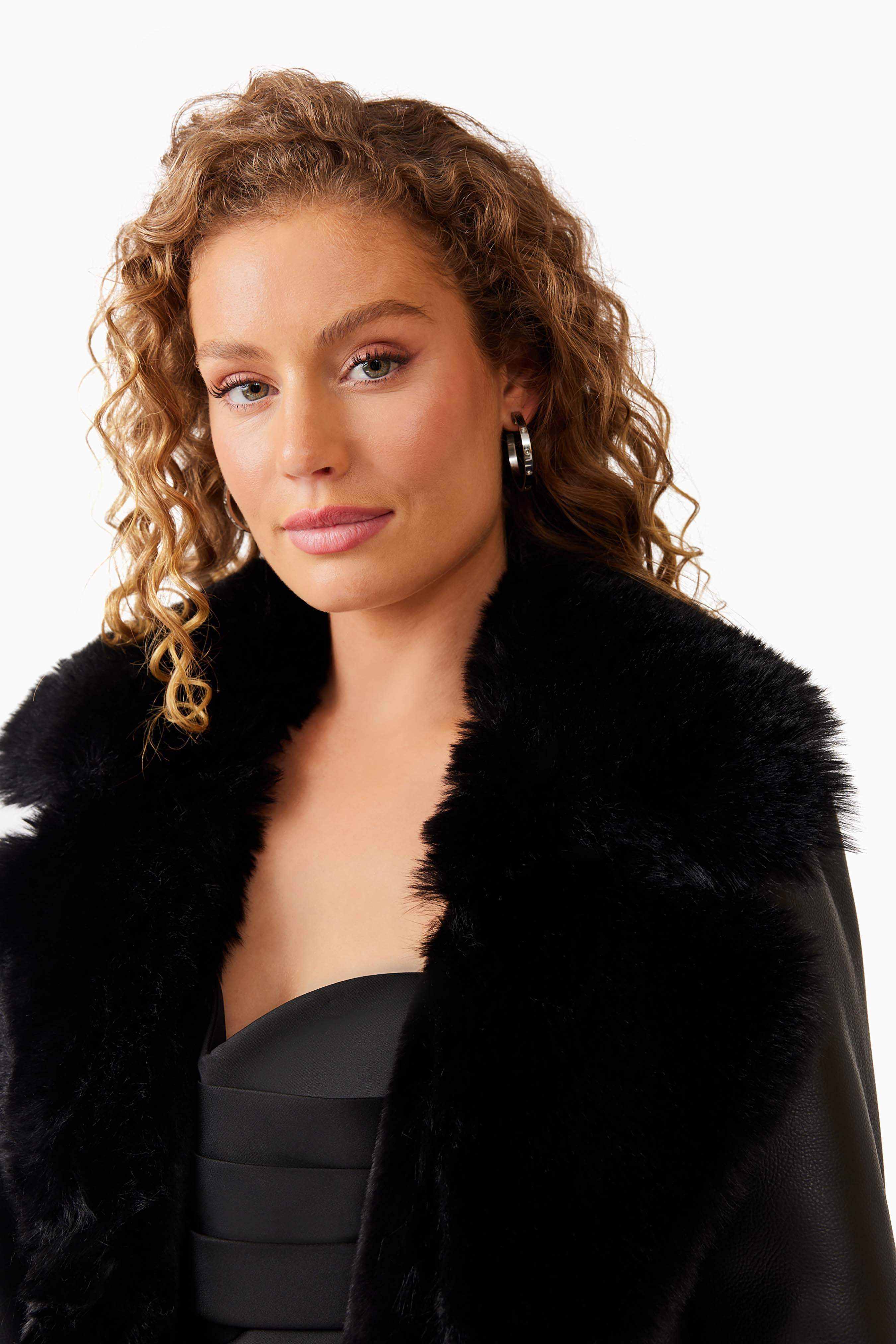 Quebec Coat in Black