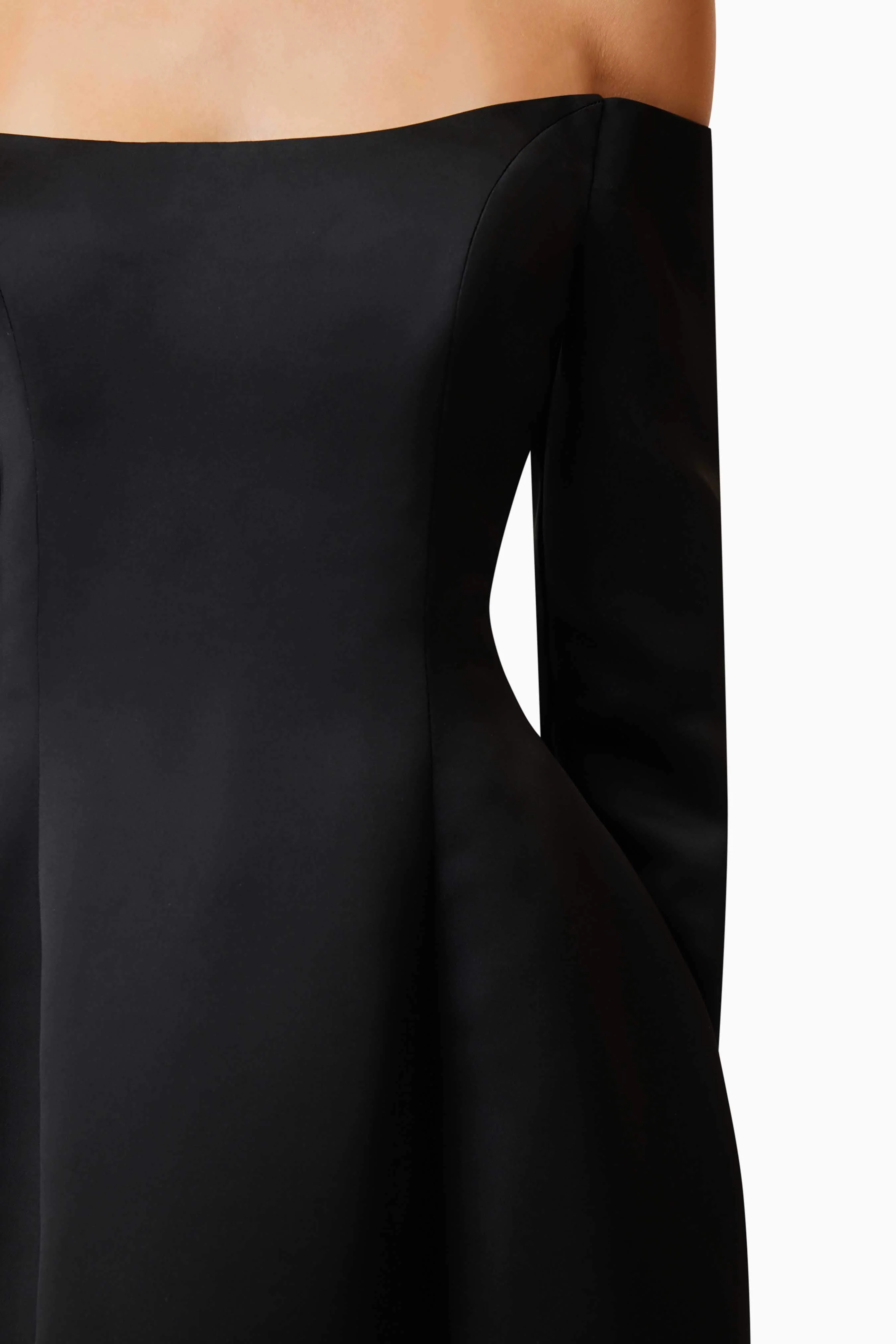 Vida Off The Shoulder Day Mini Dress In Black