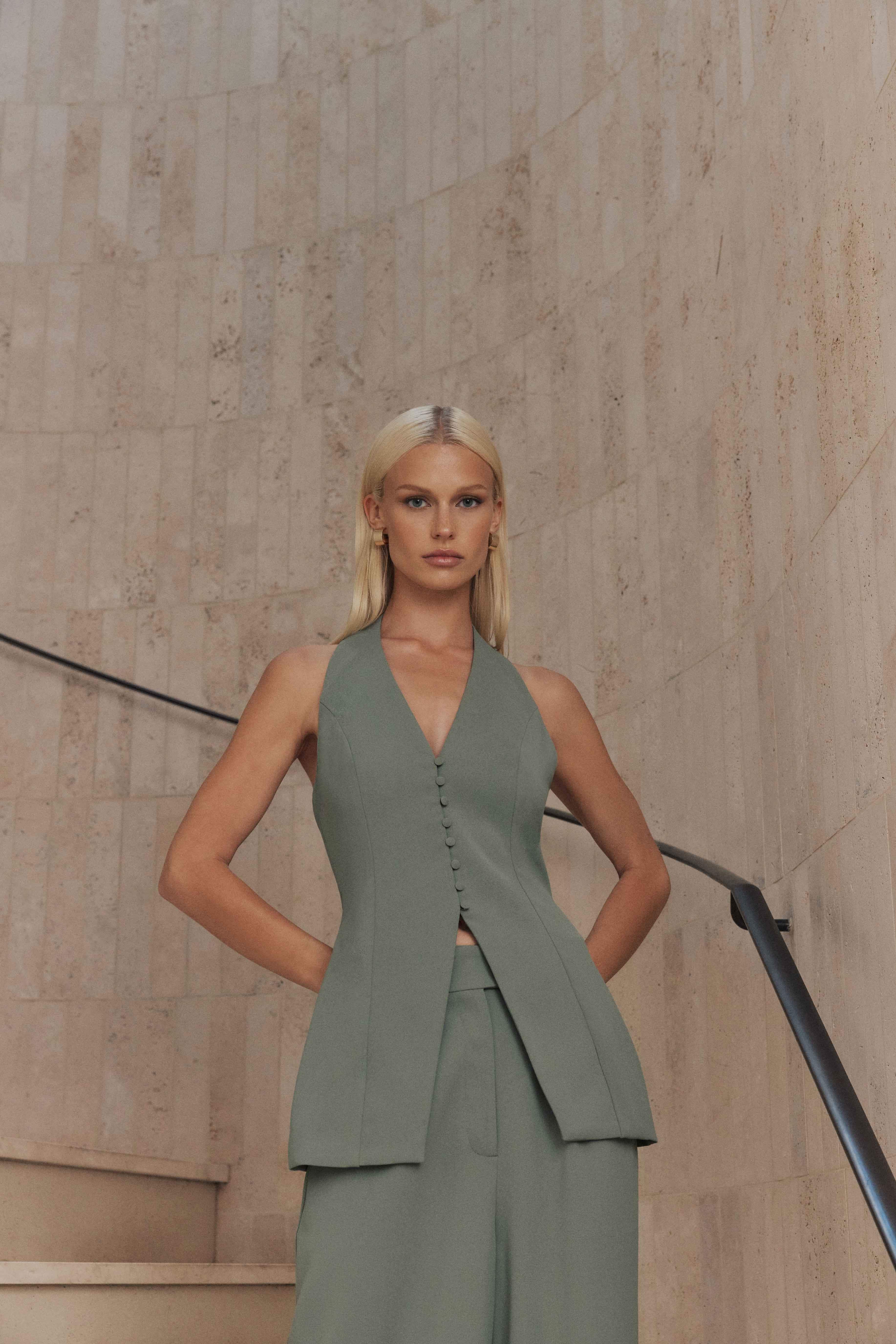 CURAAE Catalina Halterneck Vest in Green