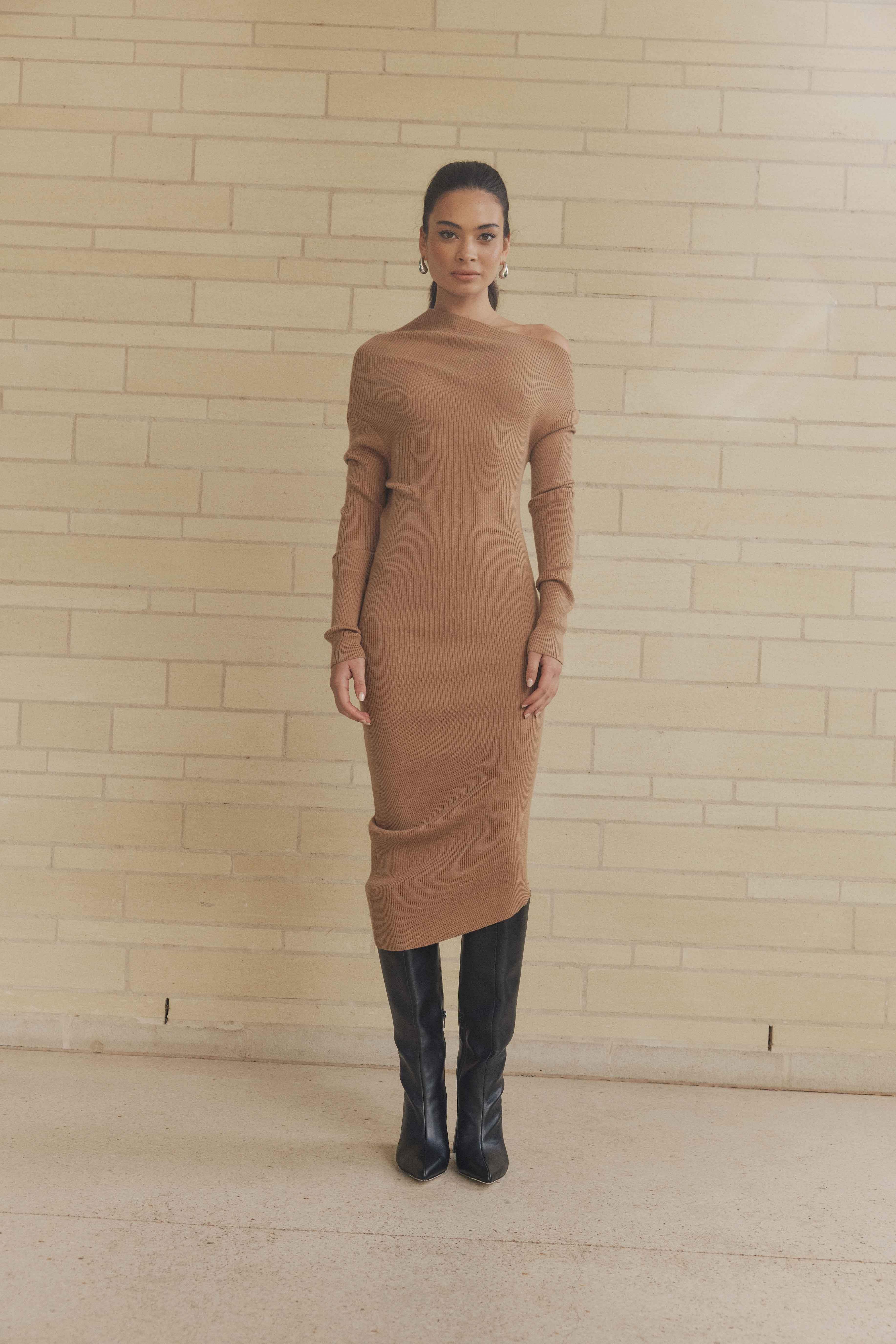 CURAAE Edin Knit Midi Dress In Brown