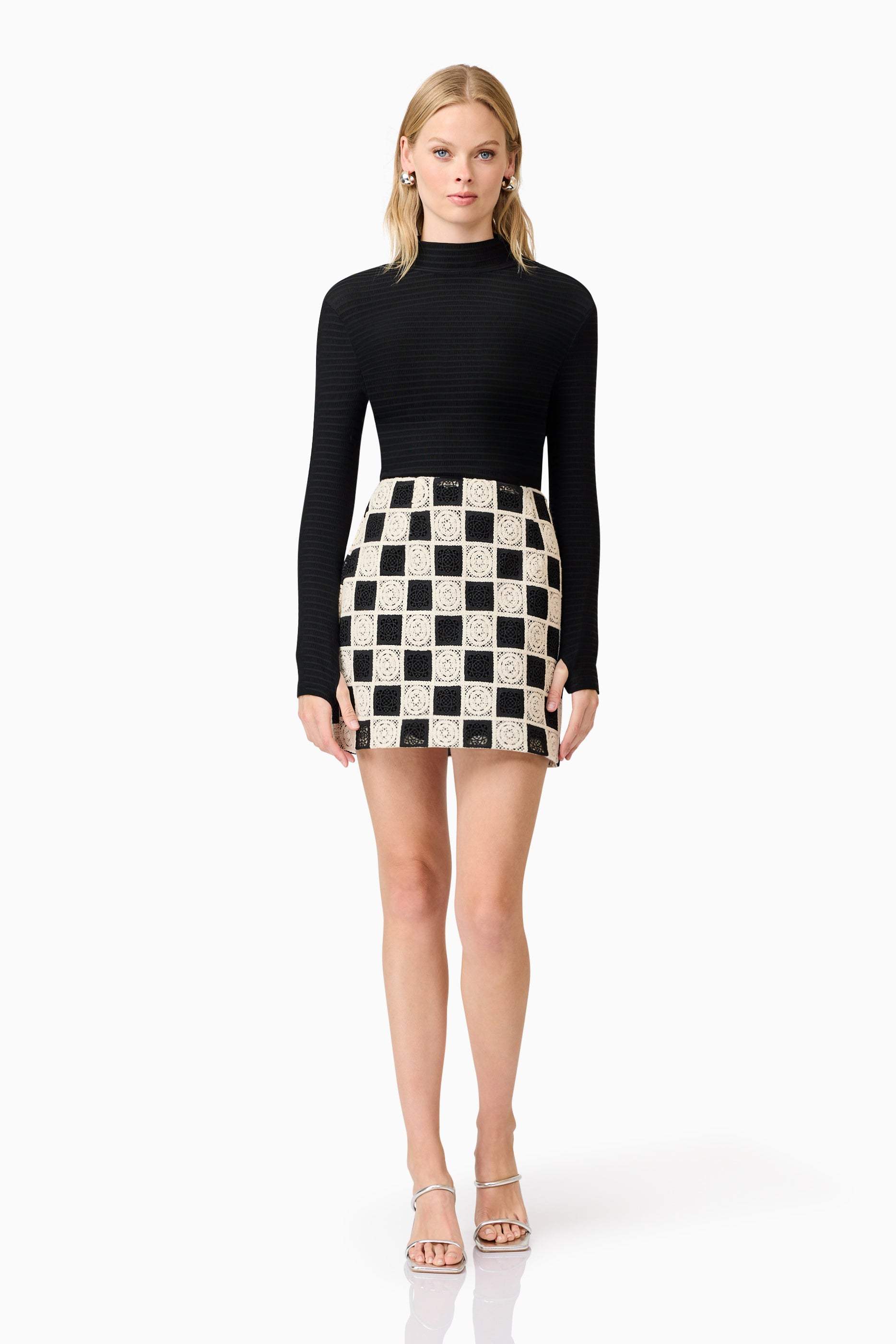 CURAAE Amyra Textured Stretch Top In Black