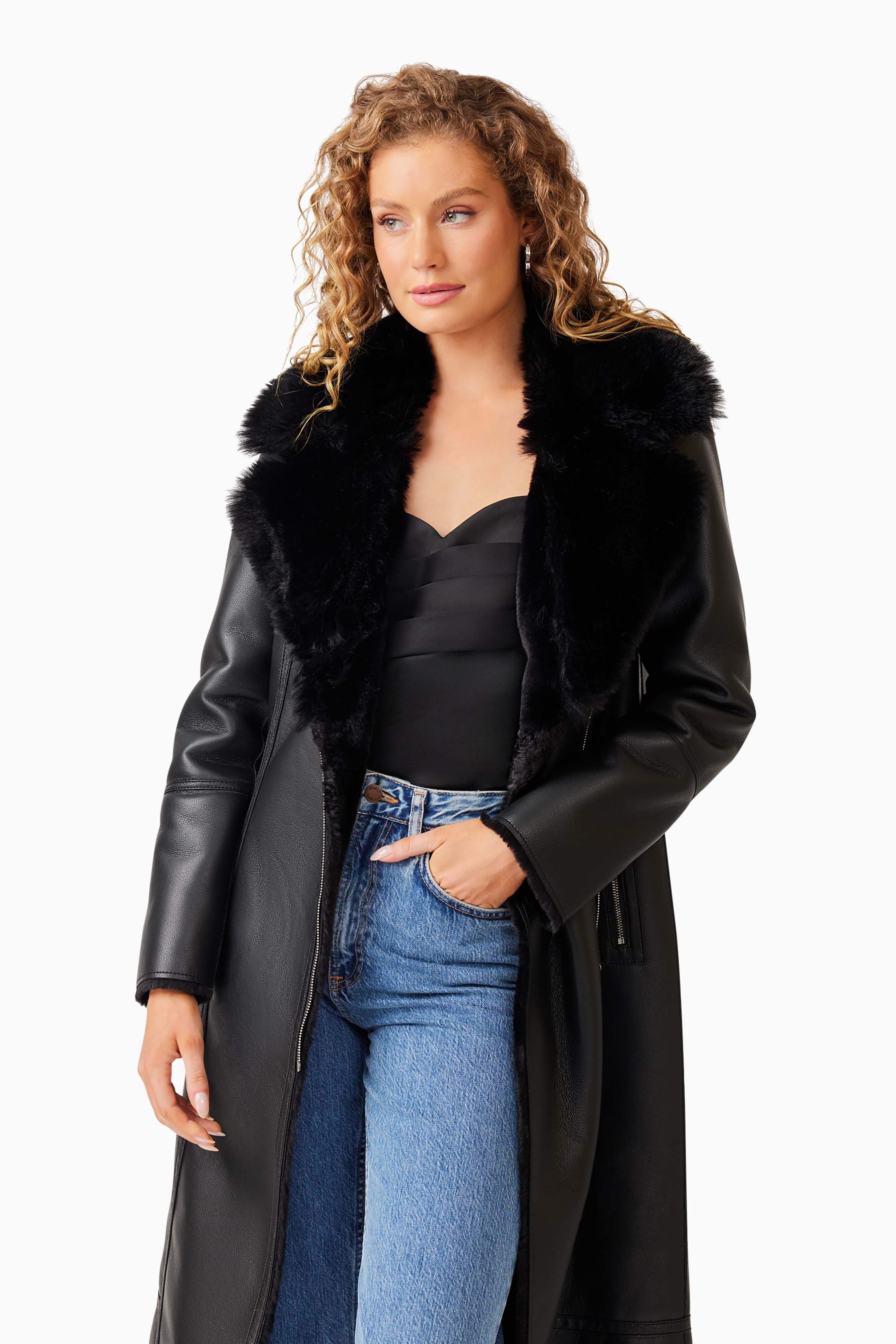 Quebec Coat in Black