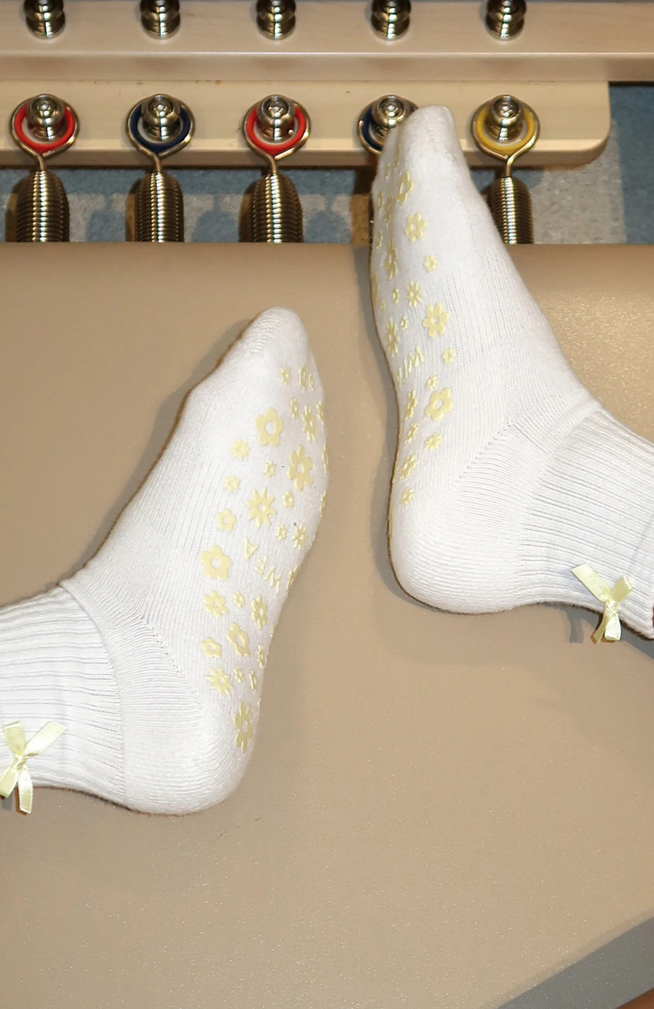 Flower Power Grip Socks Honey
