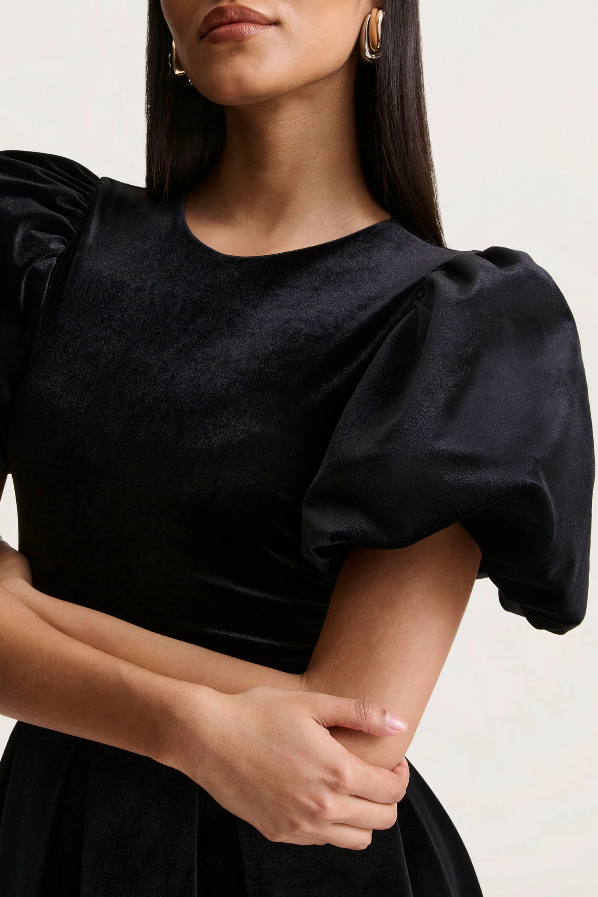 Seraphic | Black Velvet Puff-Sleeve Midi Dress