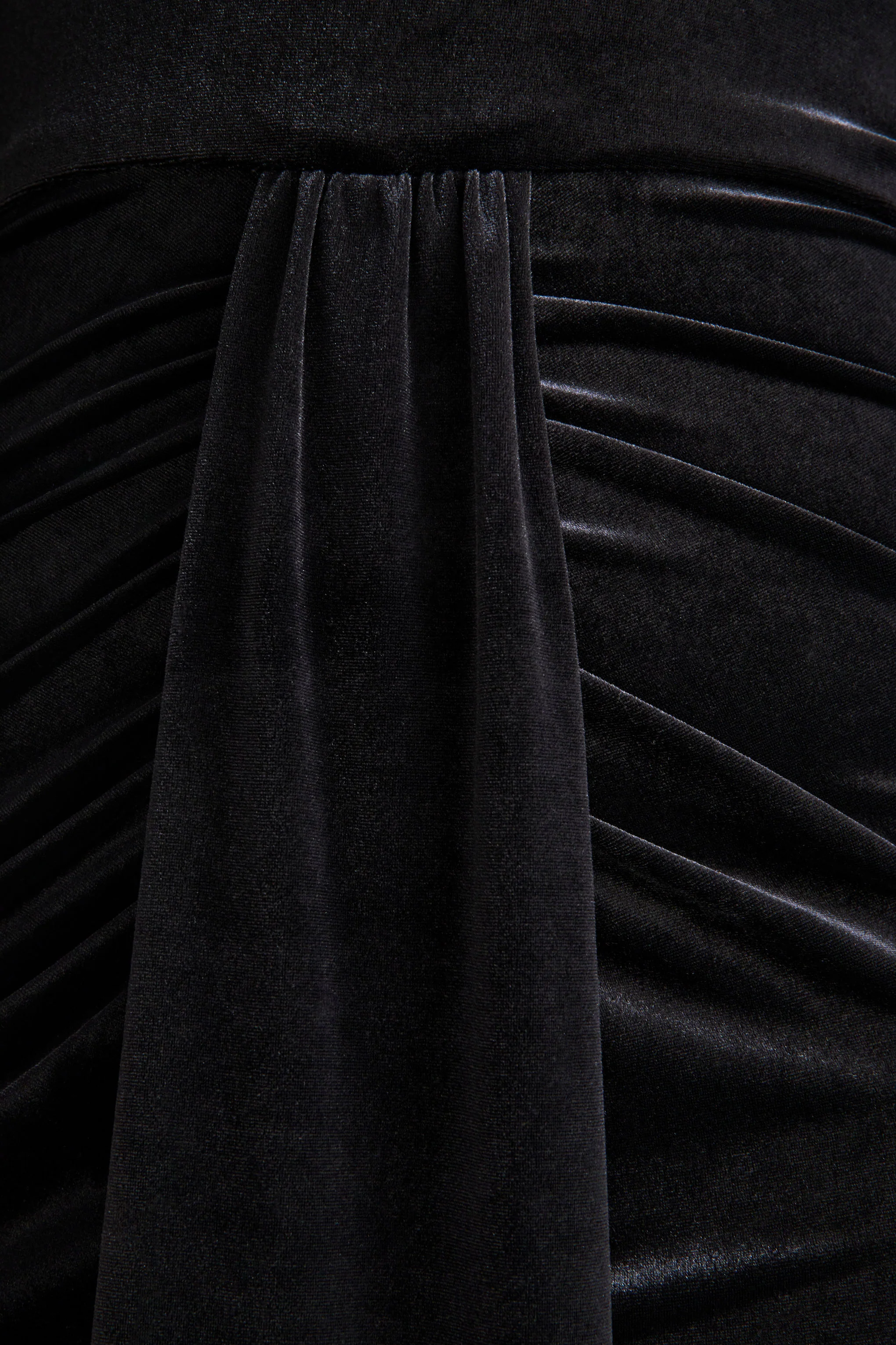 Adoring | Black Velvet High-Neck Maxi Dress With Cape
