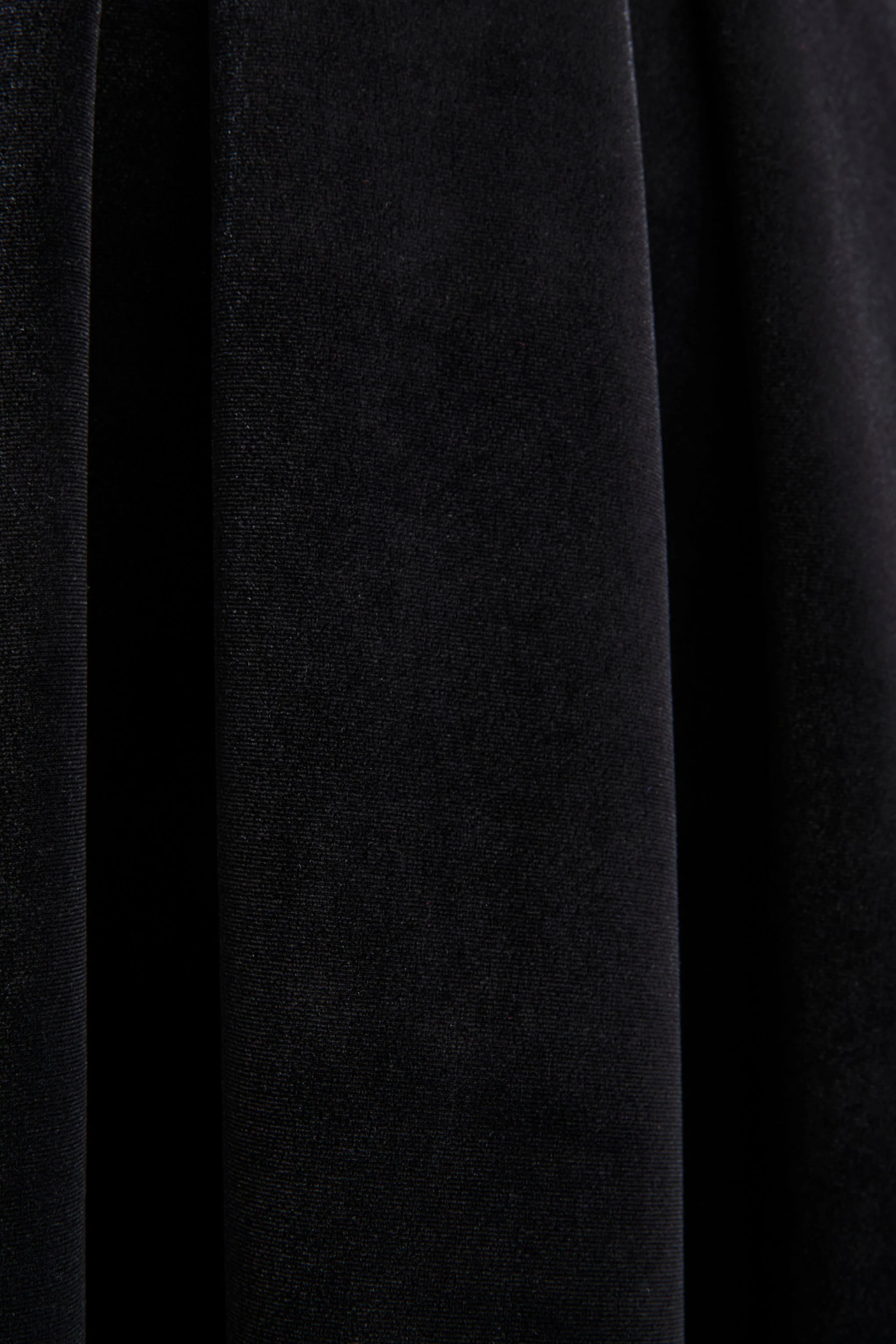 Seraphic | Black Velvet Puff-Sleeve Midi Dress