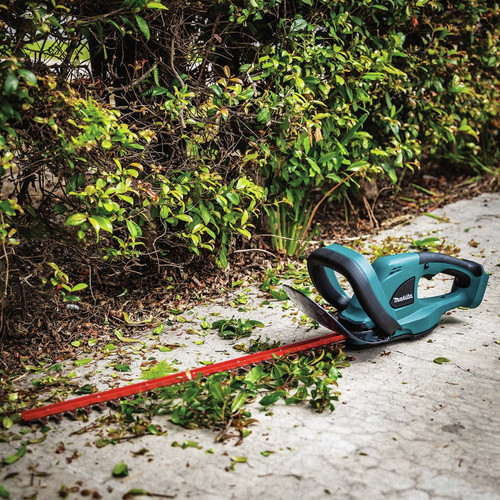 Makita XHU02Z 18V Cordless LXT Lithium-Ion 22 in. Hedge Trimmer (Tool Only)