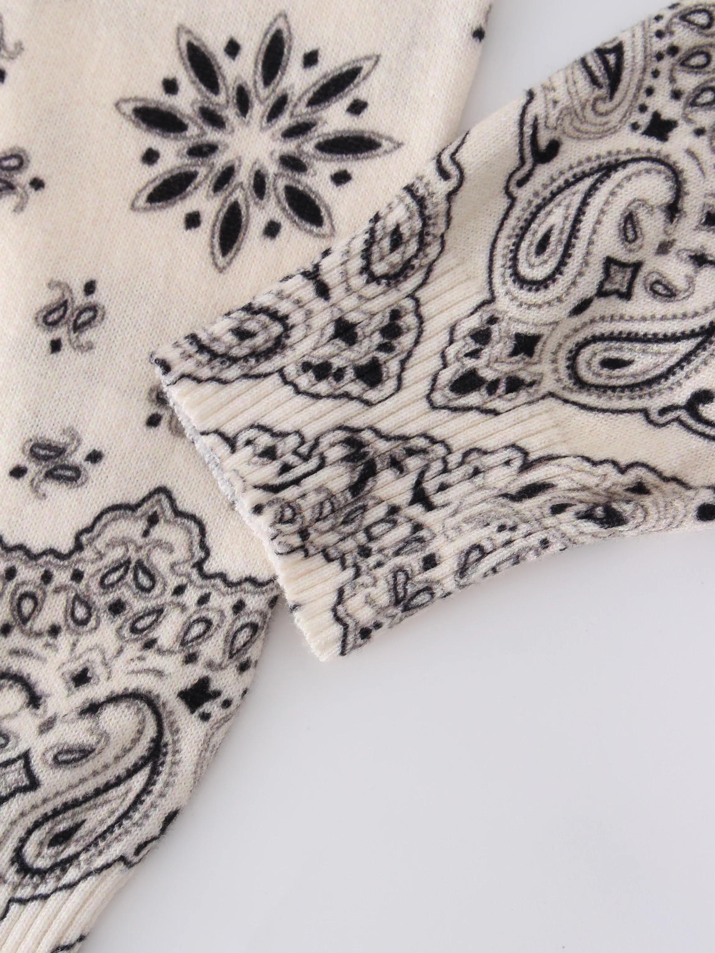 Printed Sweater-Bandana