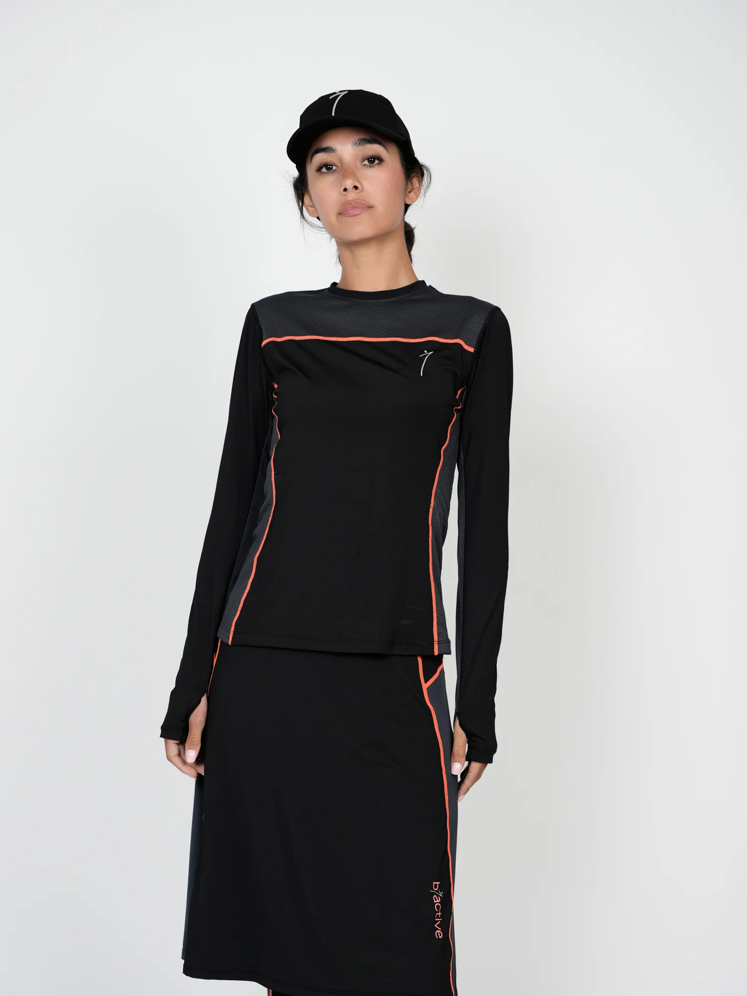 WEIGHTLESS TSHIRT- LS