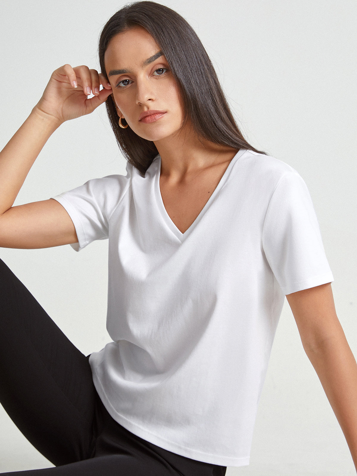 Thecomense - Basic Everyday V-Neck T-Shirt