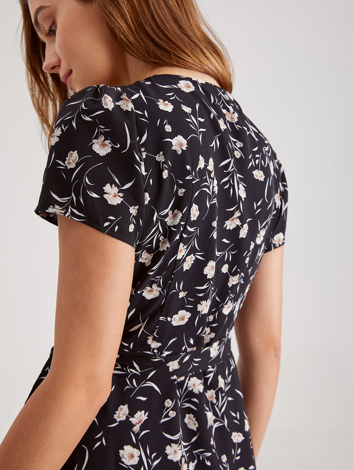 Thecomense - V-Neck Floral Tie Wrap Dress
