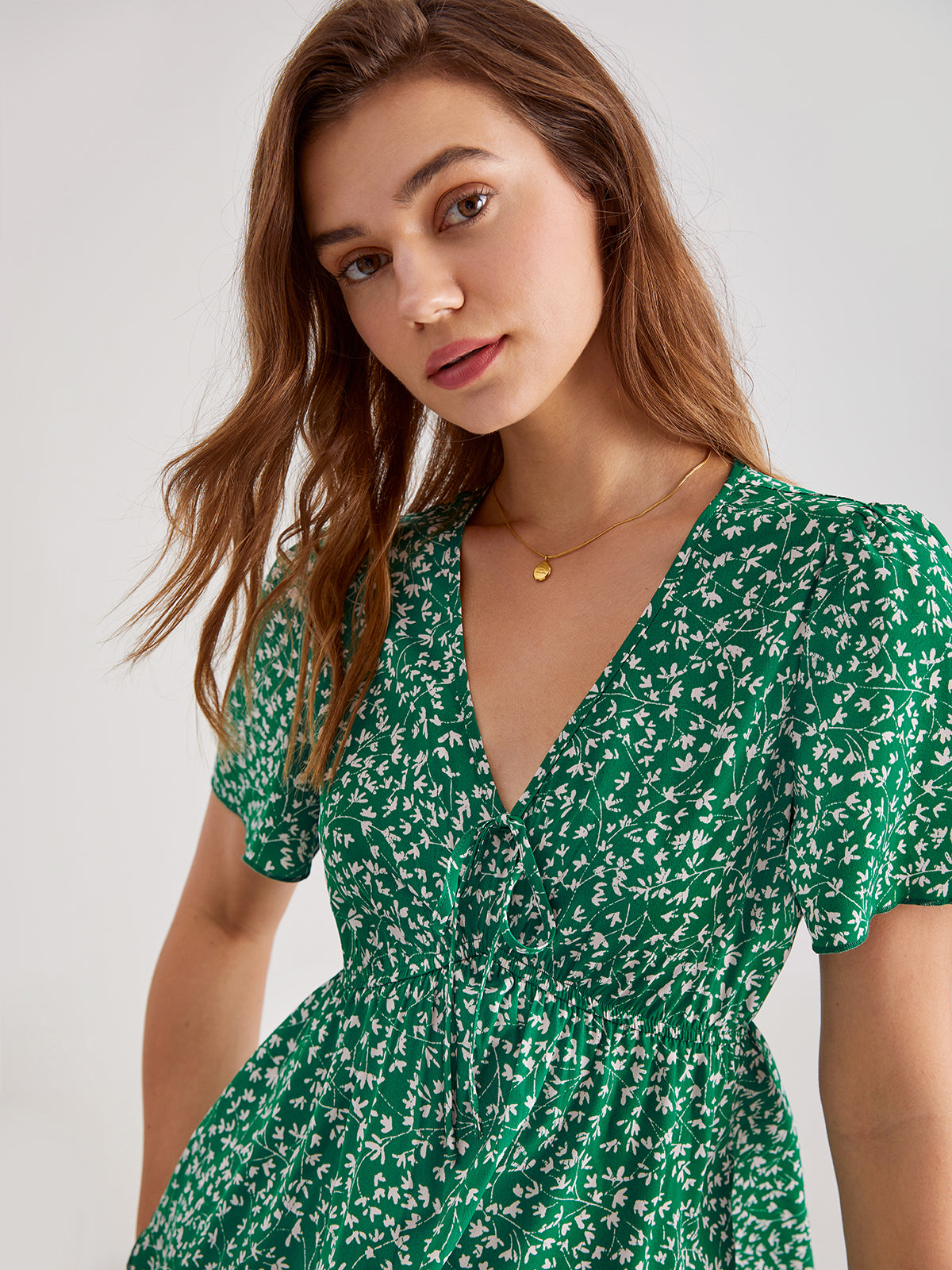 Thecomense - V-Neck Floral Ruche Short Sleeve Top