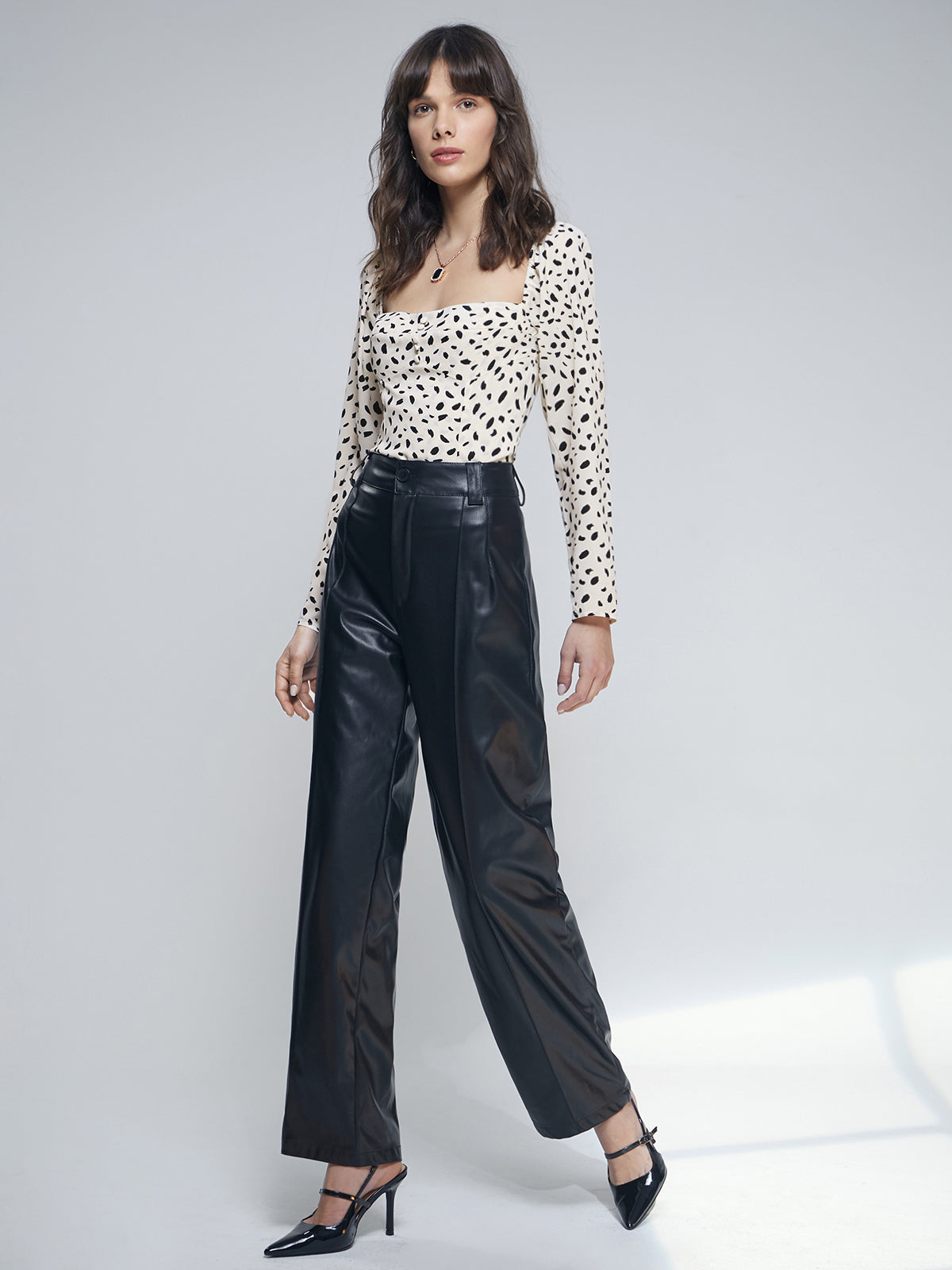 Thecomense - Fitted Long Sleeve Square Neck Floral Top
