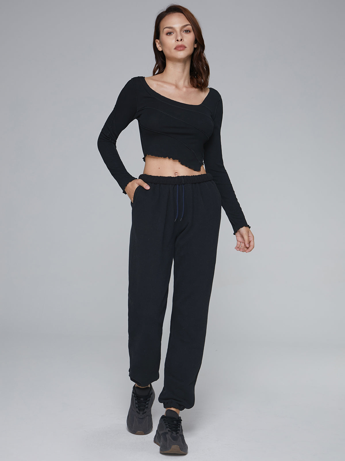 Thecomense - Street Essential - Asymmetrical Cropped Long Sleeve Top
