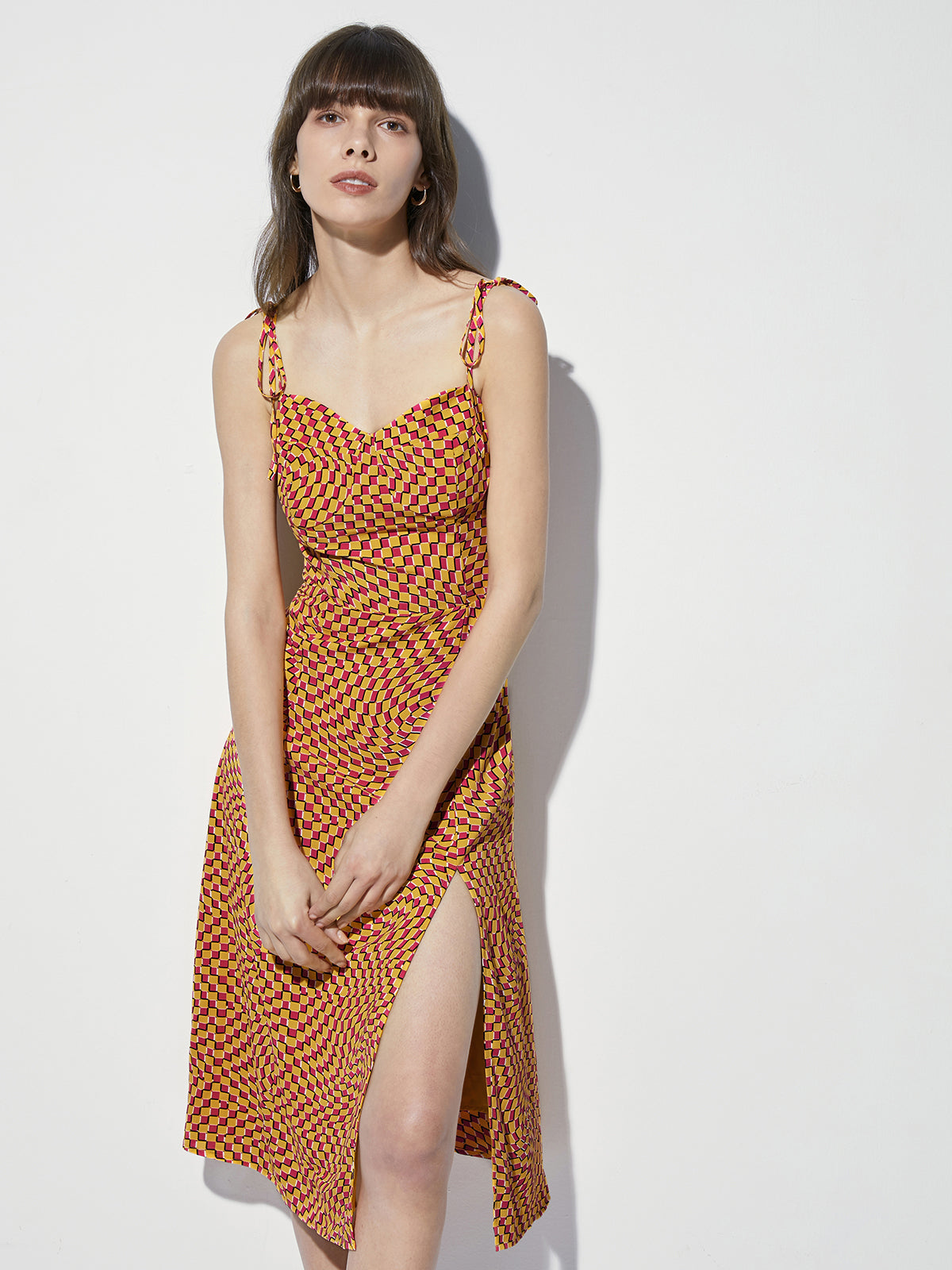 Thecomense - Groovy Contour Sleeveless Off The Shoulder Midi Dress
