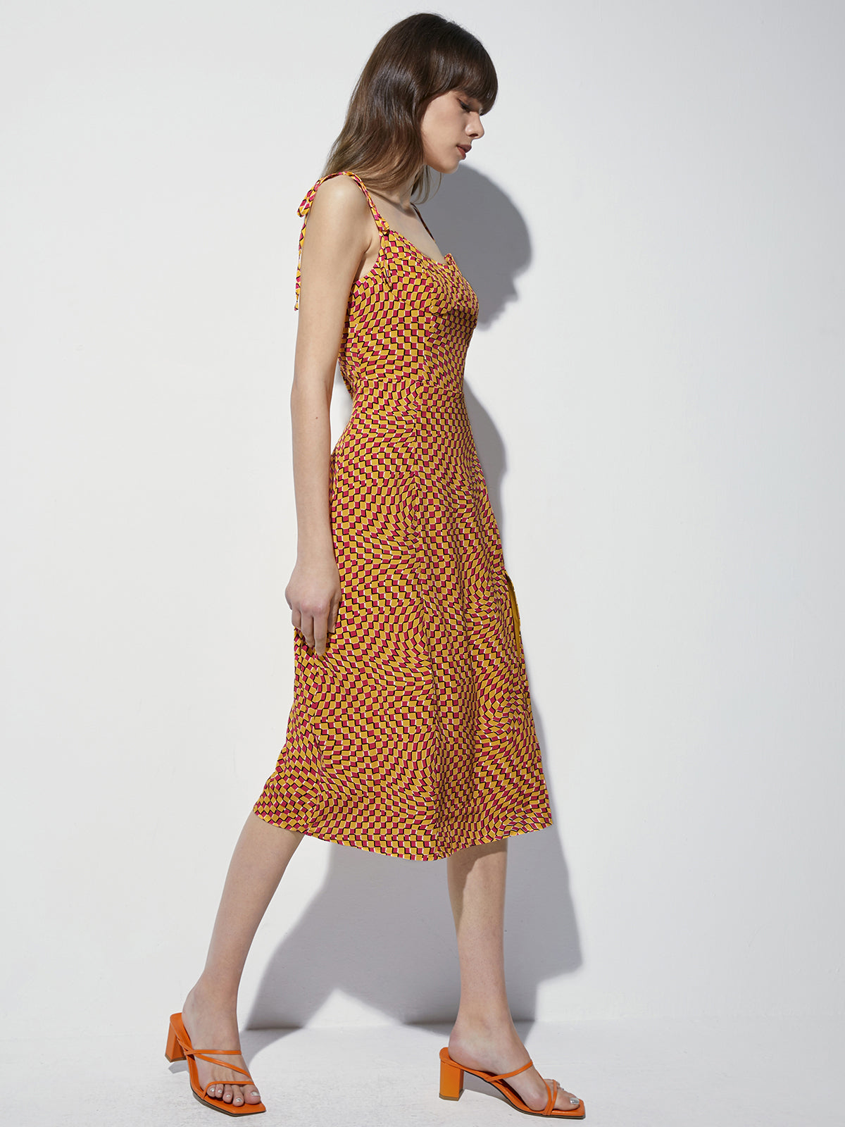 Thecomense - Groovy Contour Sleeveless Off The Shoulder Midi Dress