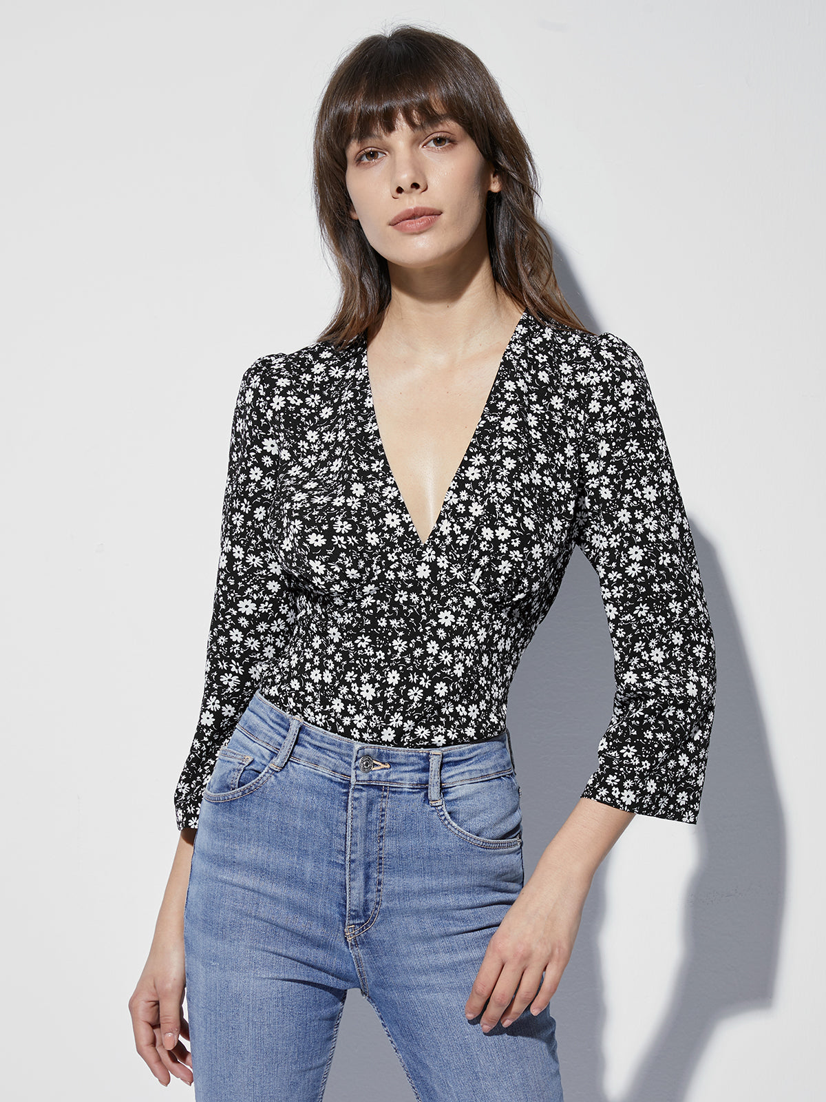 Thecomense - Long Sleeve V Neck Floral Top