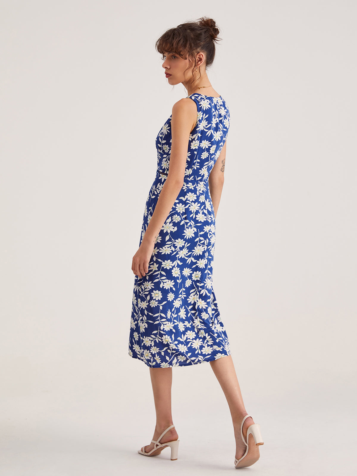 Thecomense - Sweetheart Floral Contour Midi Dress