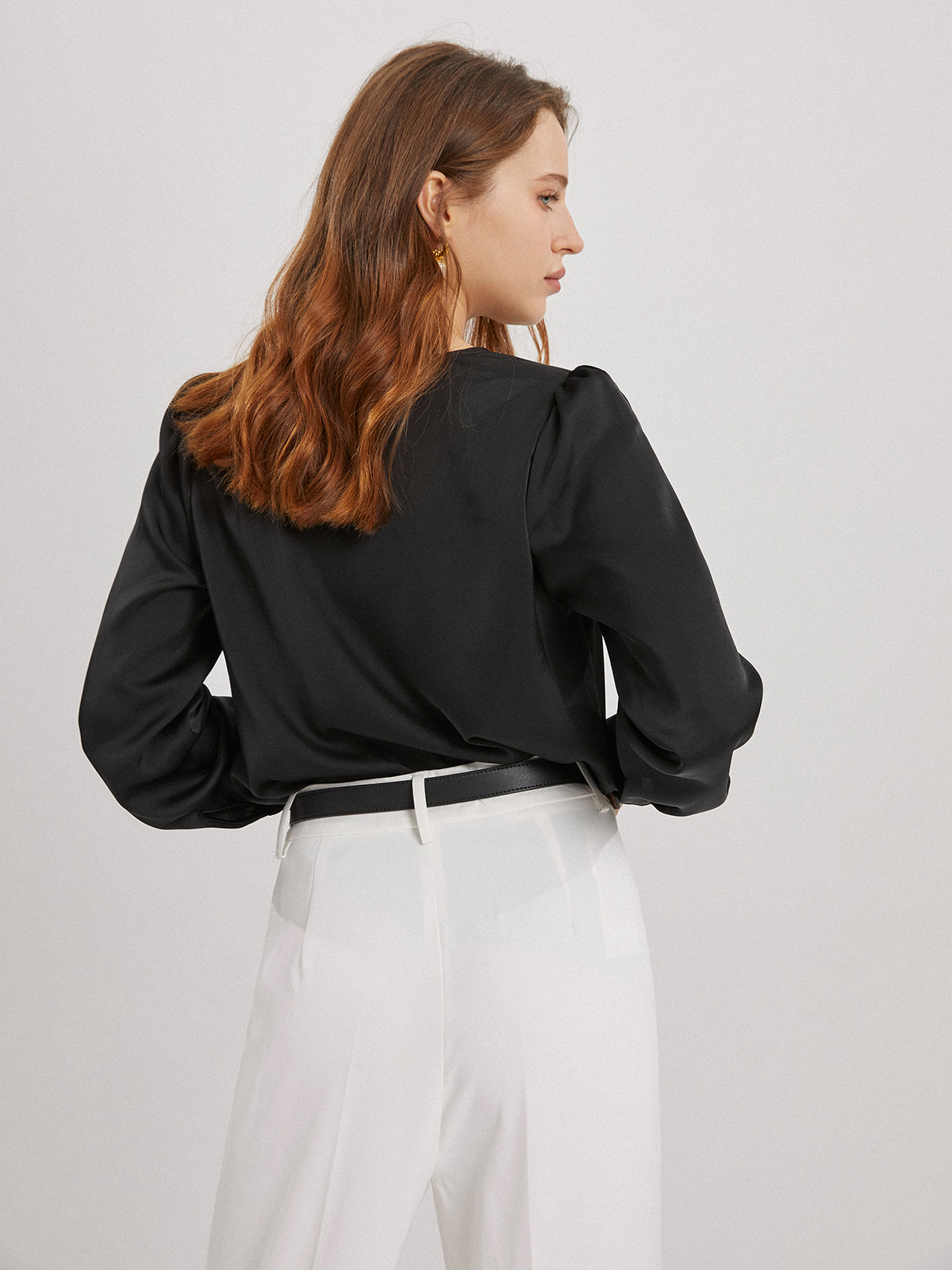 Thecomense - Essential Solid V Neck Shirt