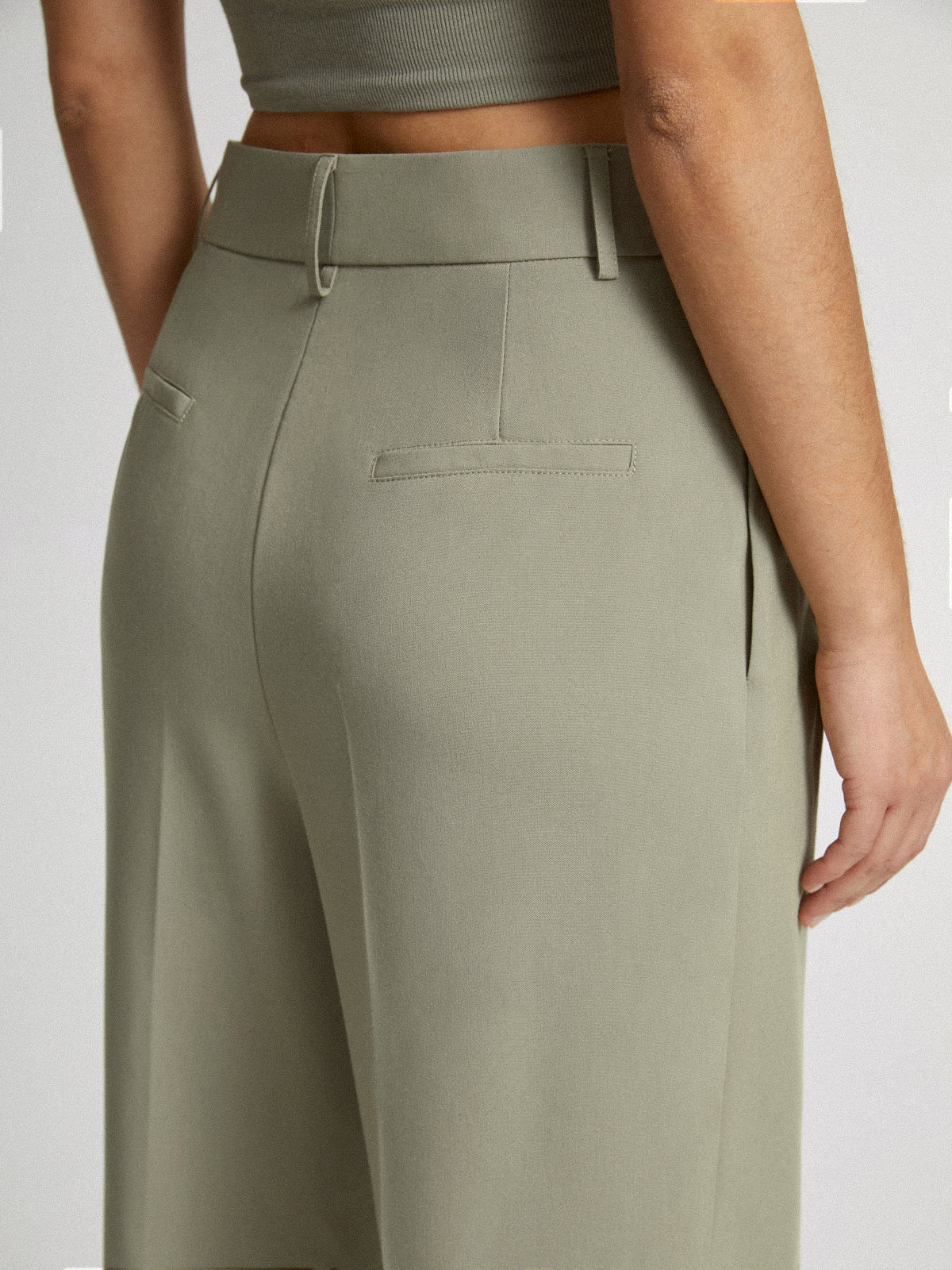 Thecomense - Cropped Mid Rise Straight Leg Trousers