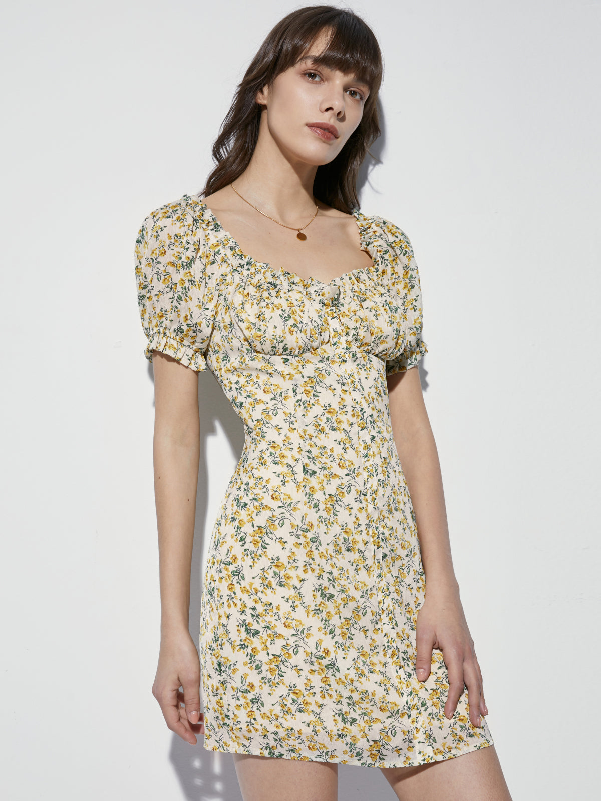 Thecomense - Short Puff Sleeve Floral Ruffle Mini Dress