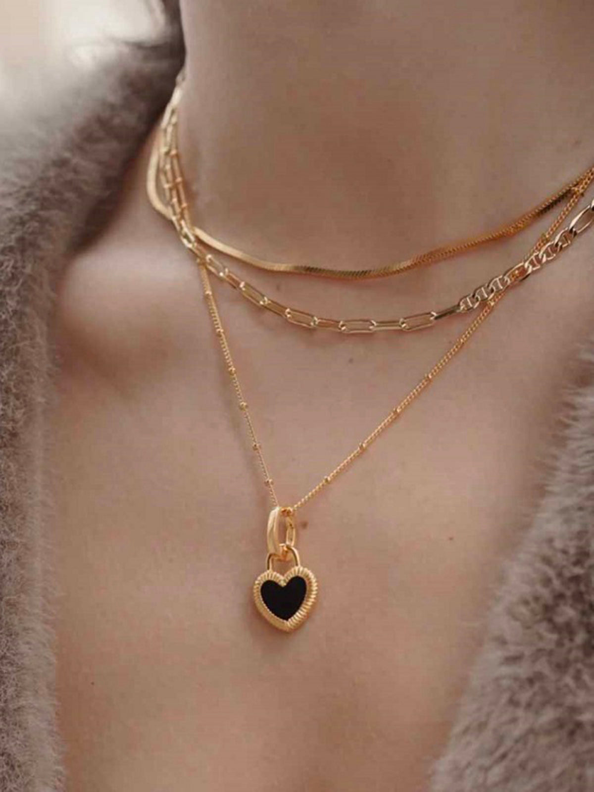 Thecomense - Heart of Thorns Necklace