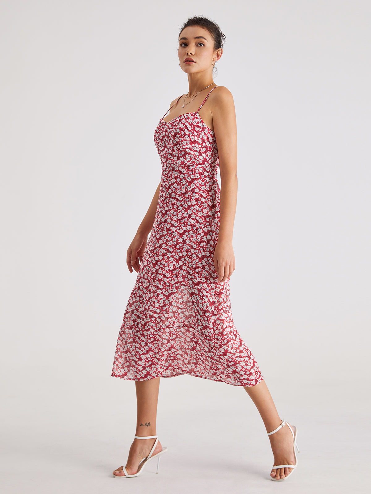Thecomense - Sweetheart Floral Midi Strap Dress