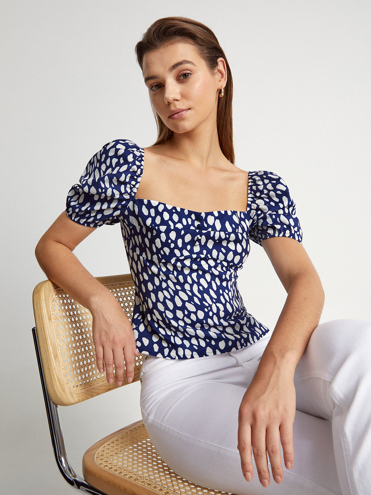 Thecomense - Light Petal Sweetheart Contour Short Sleeve Top