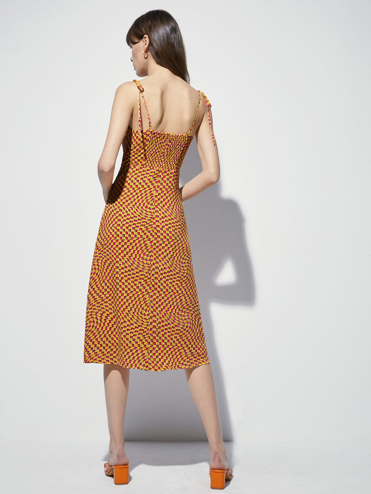 Thecomense - Groovy Contour Sleeveless Off The Shoulder Midi Dress